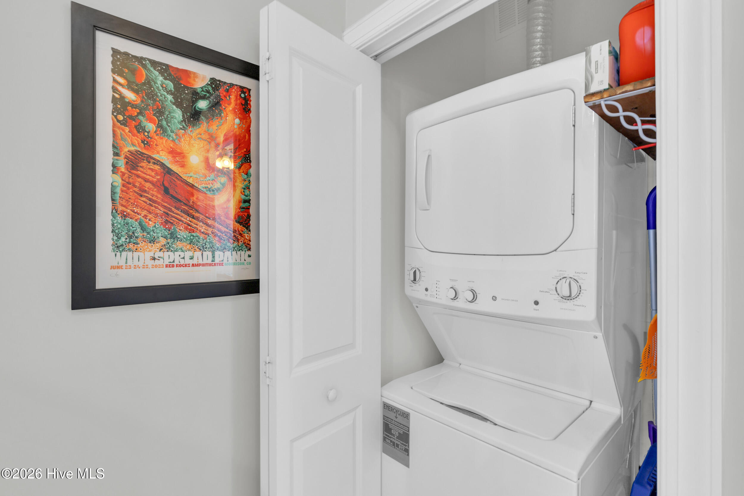 100548181 | Photo 25