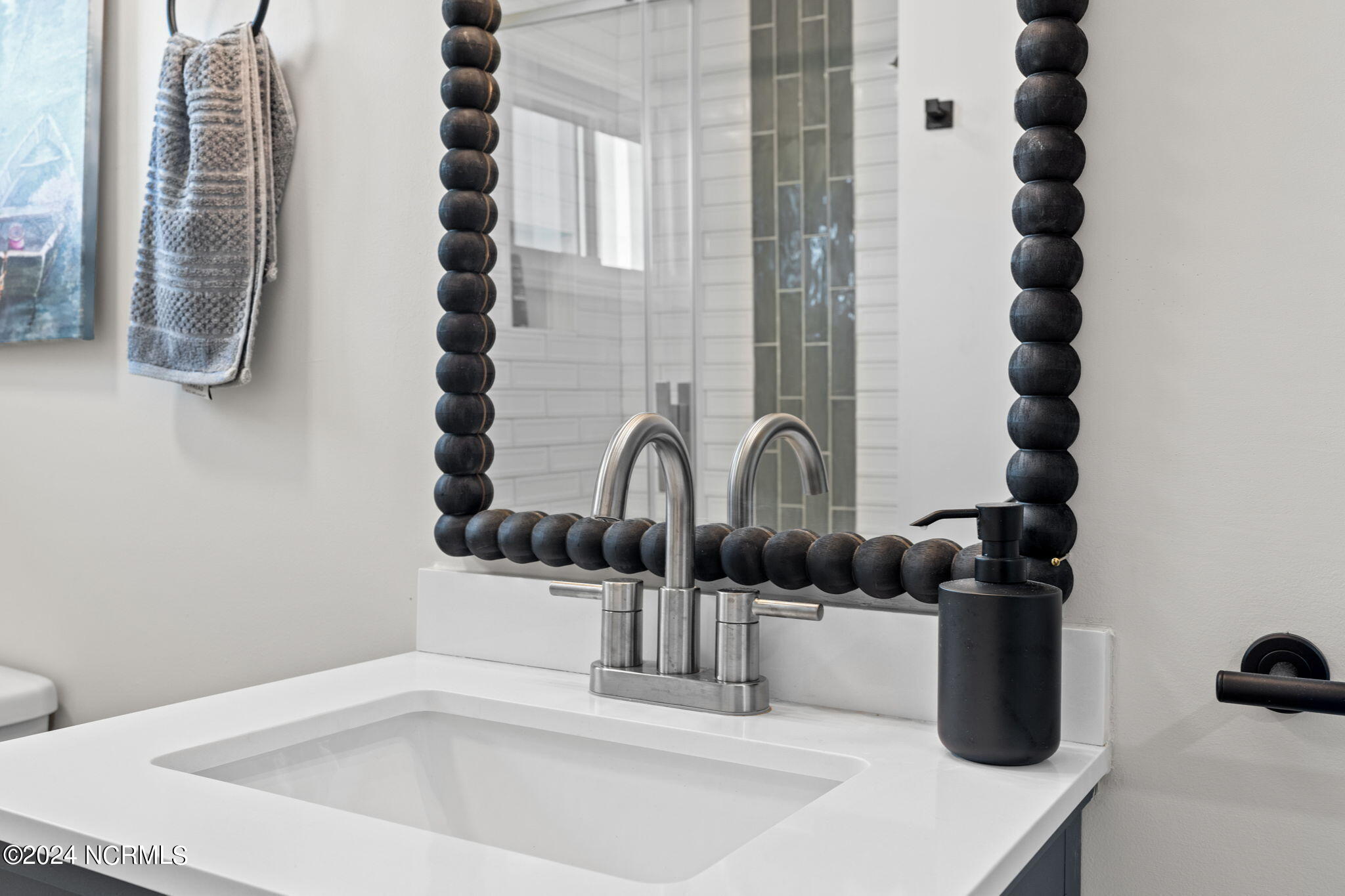 100566764 | Photo 26