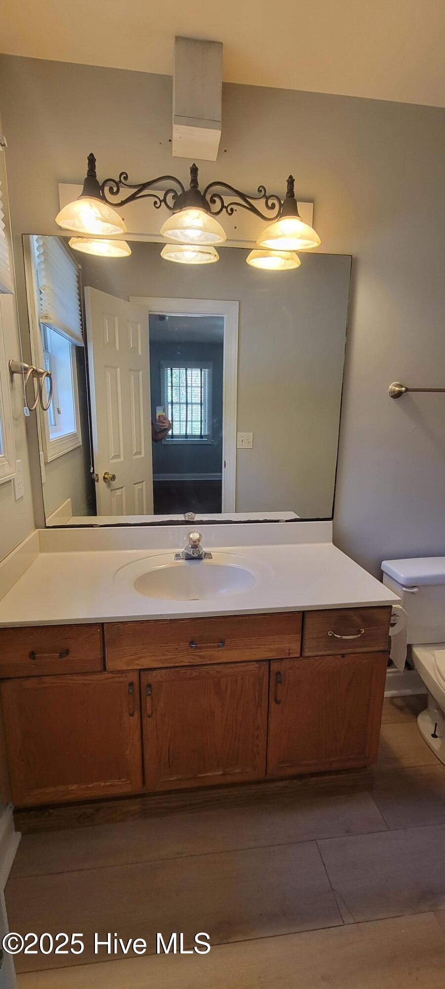 100540693 | Photo 19