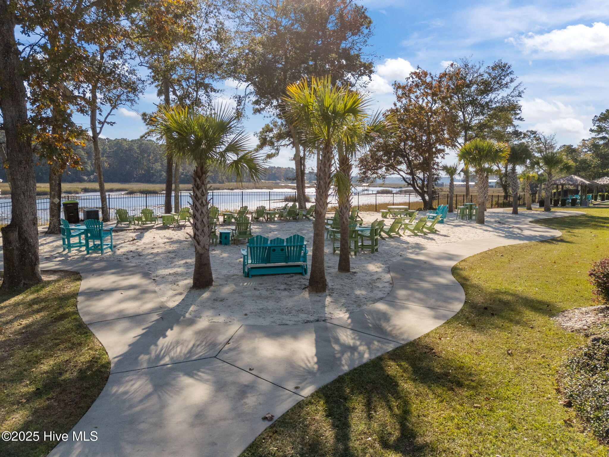 100540381 | Photo 59