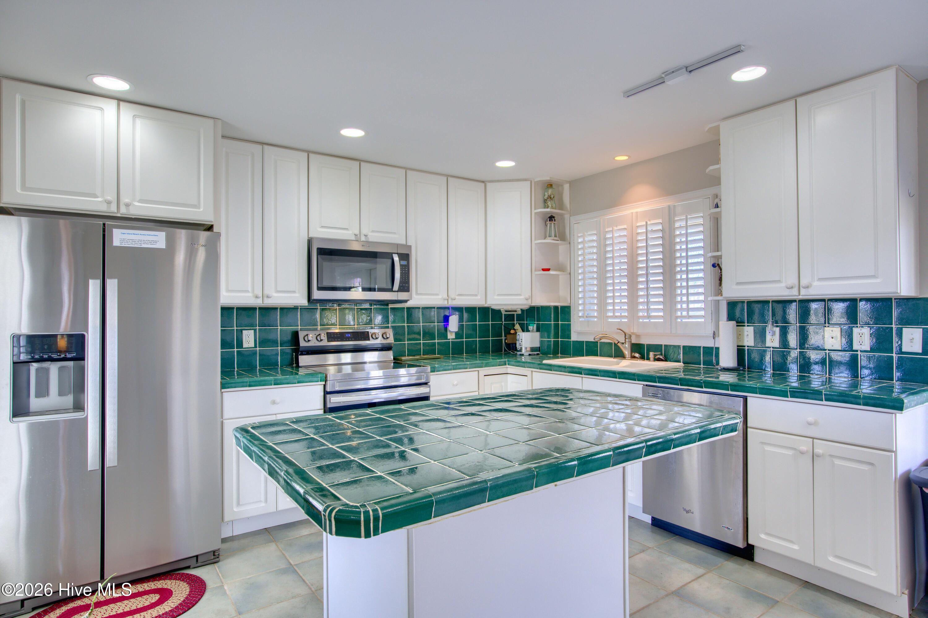 100558828 | Photo 11