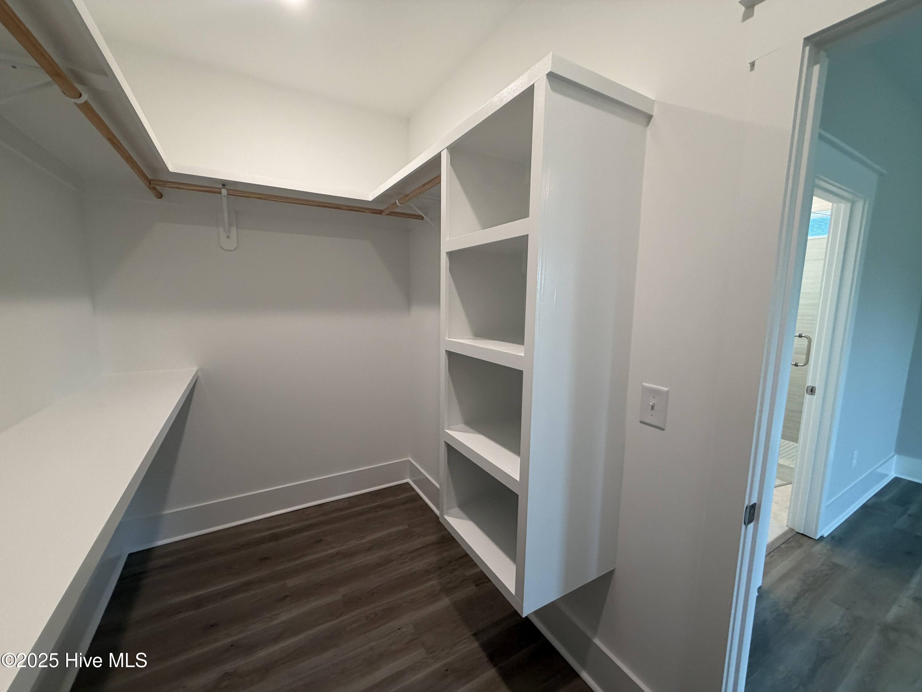 100493805 | Photo 18