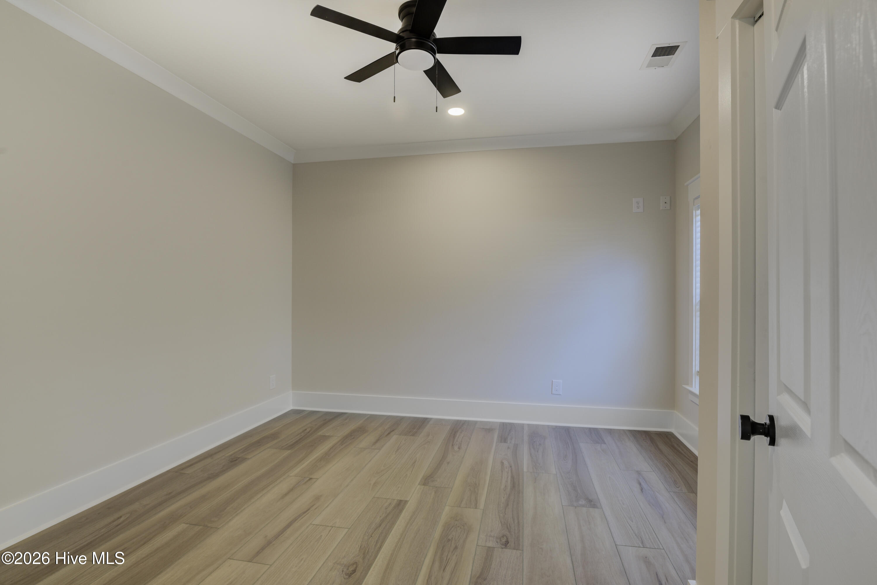 100559237 | Photo 29