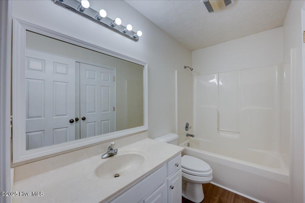 100546036 | Photo 44