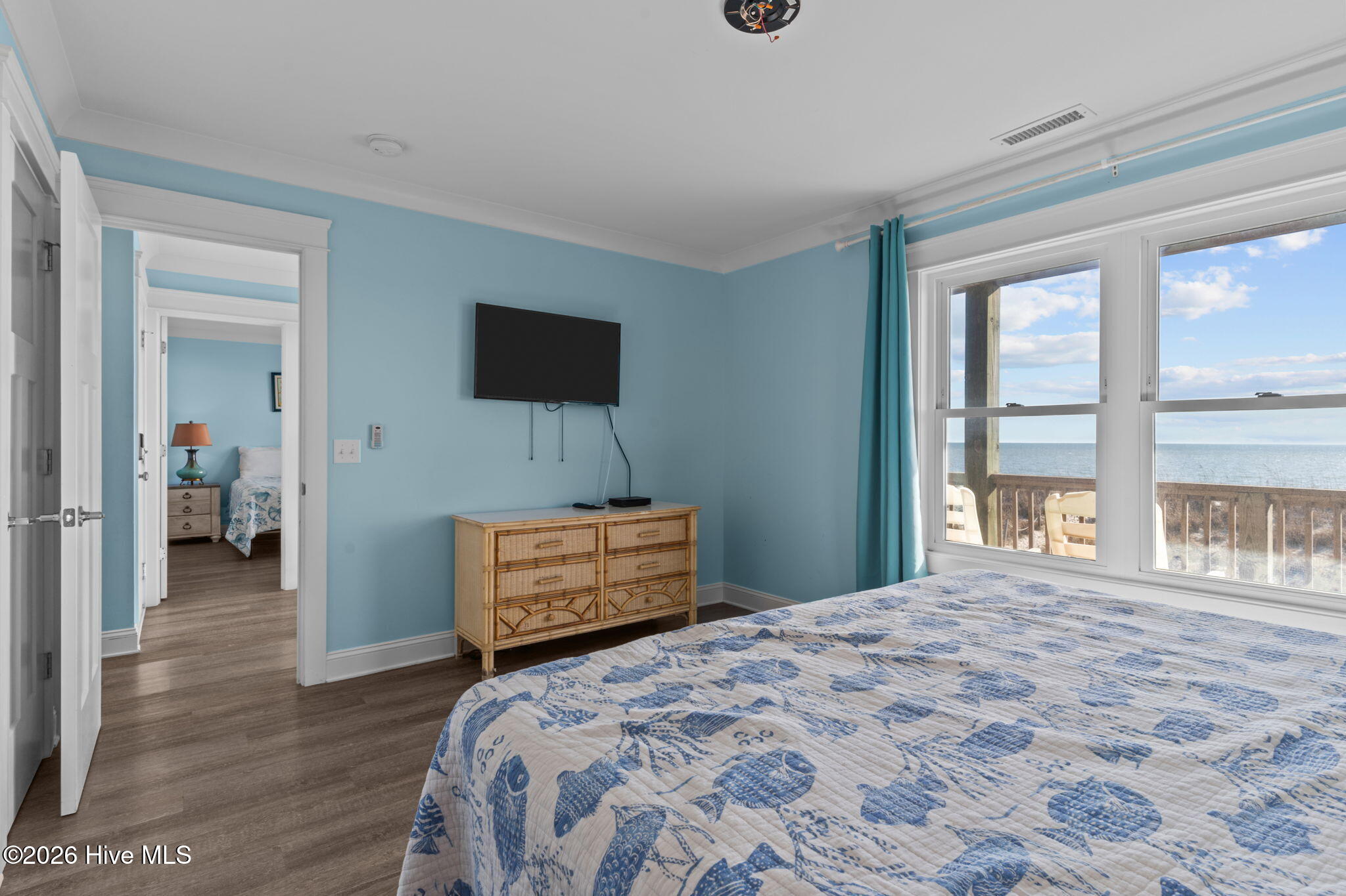 100547503 | Photo 32