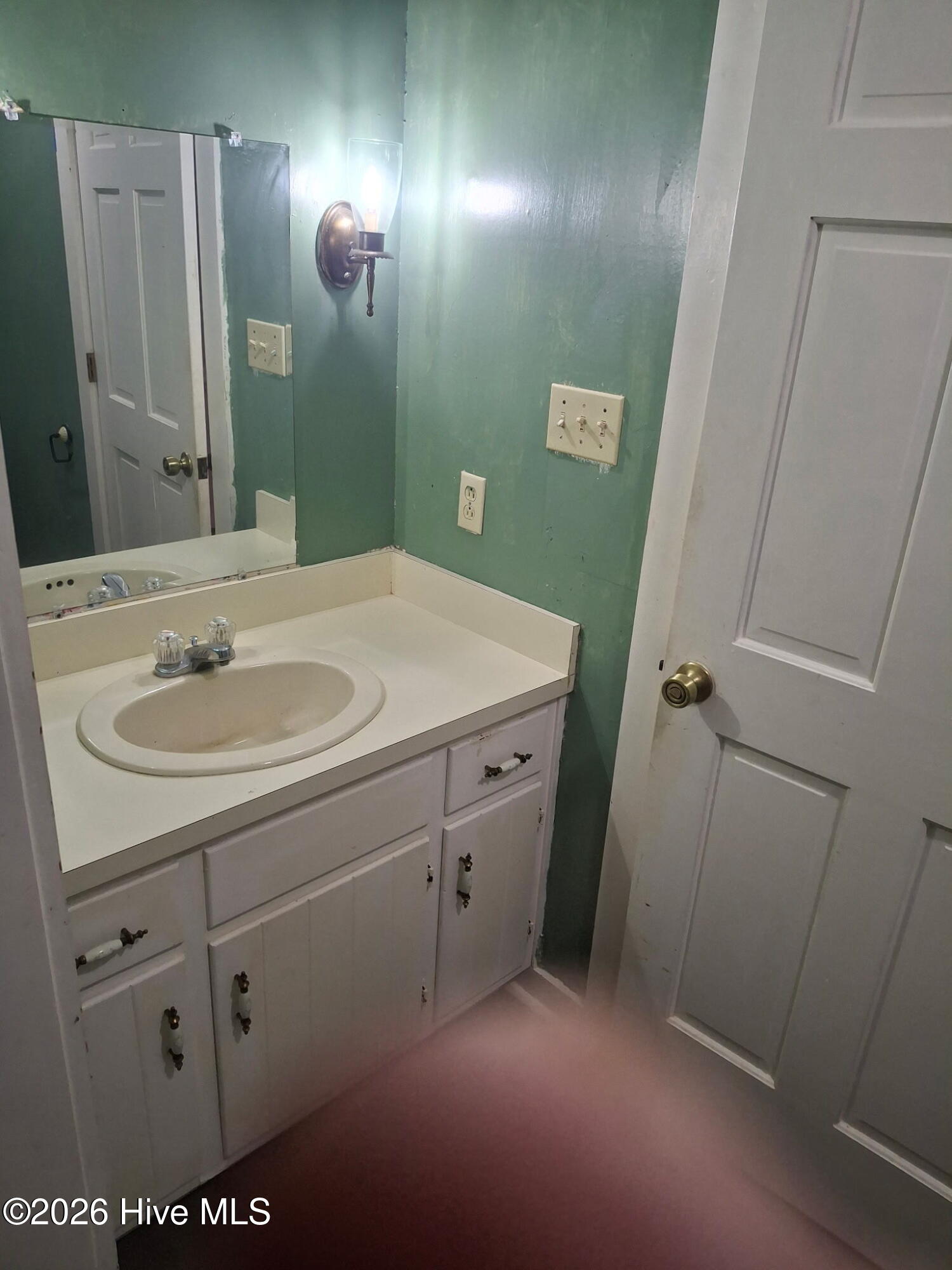 100559129 | Photo 14