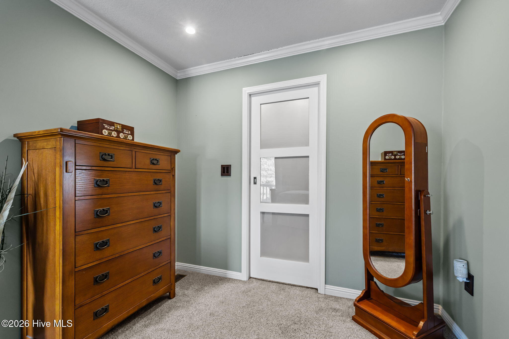 100558947 | Photo 30