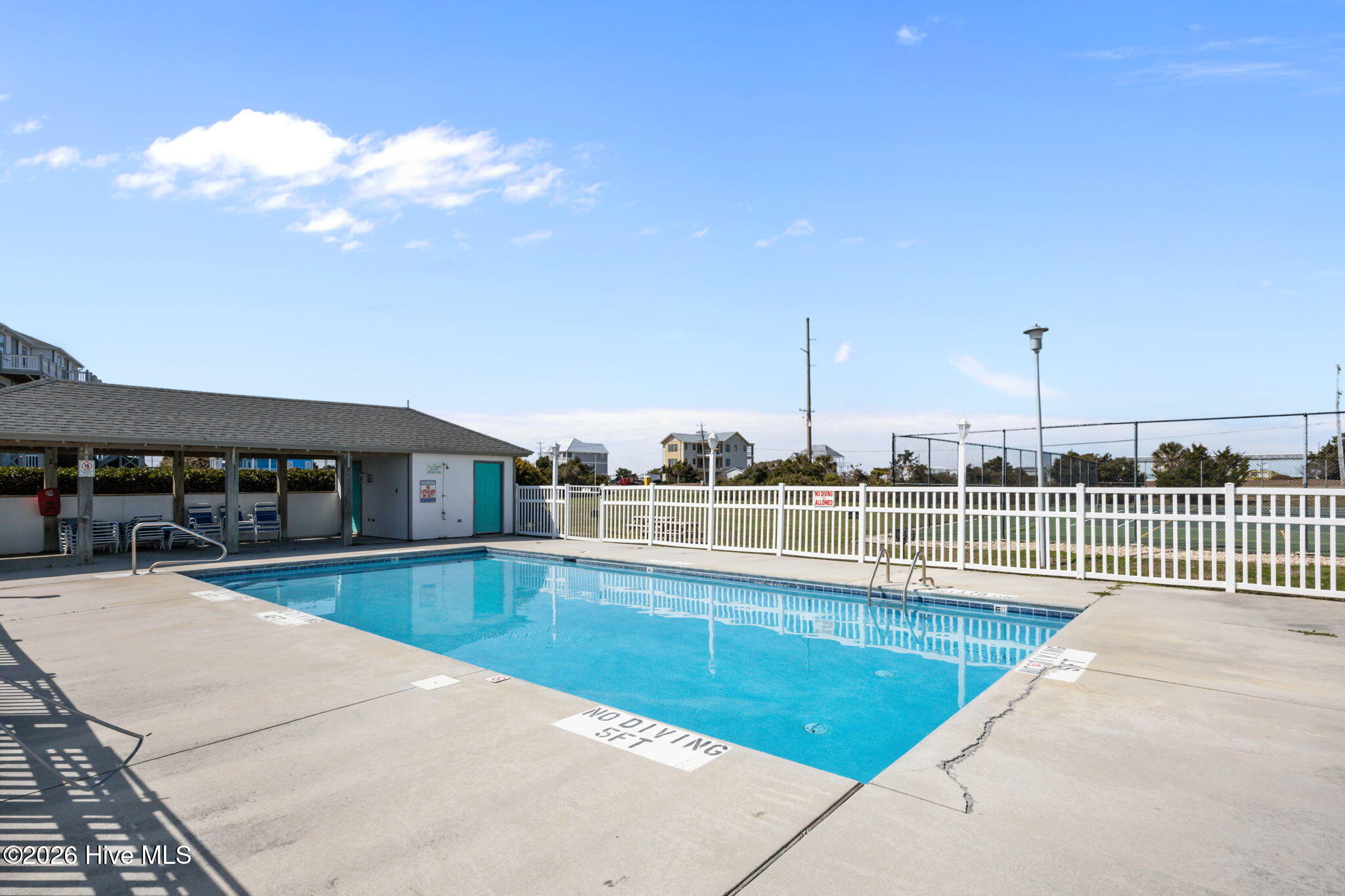 100563620 | Photo 30