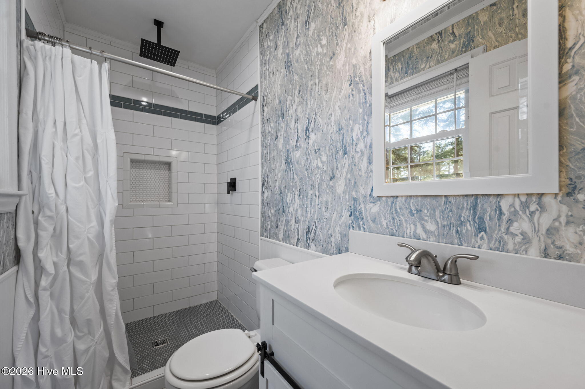 100547741 | Photo 30