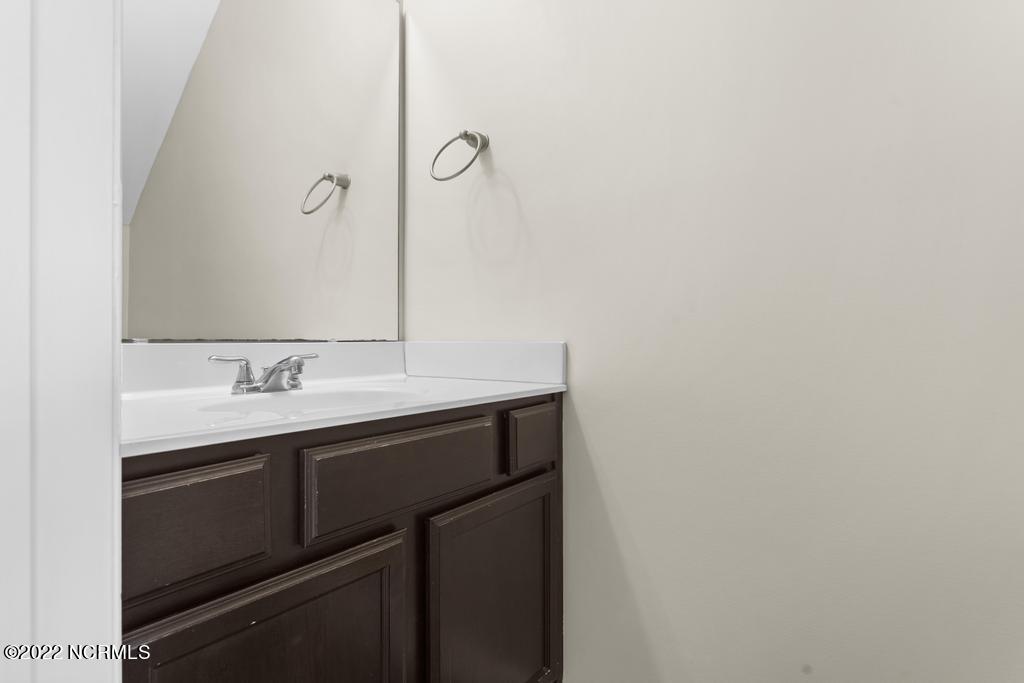 100550341 | Photo 12