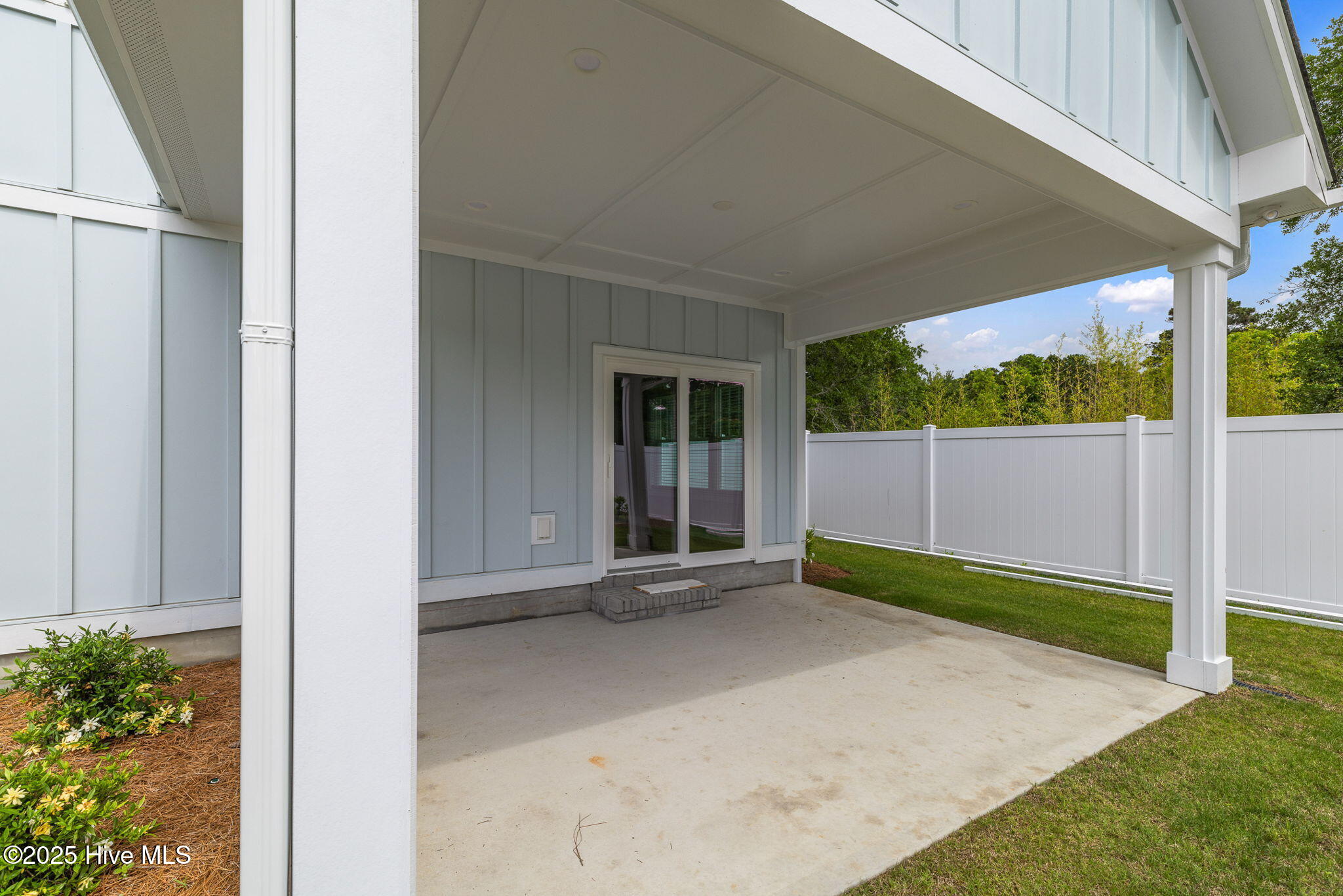 100479580 | Photo 46