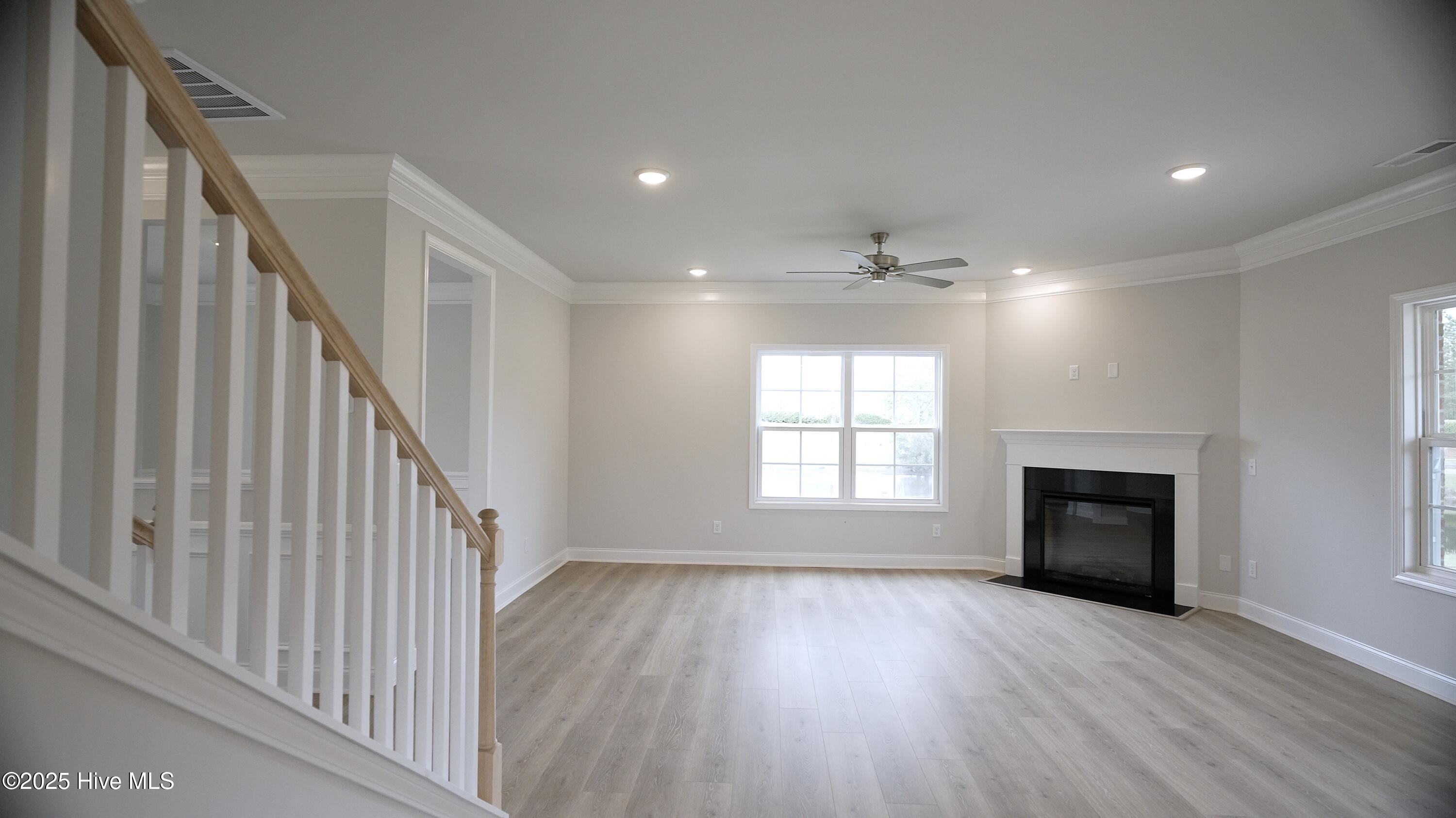 100428126 | Photo 16