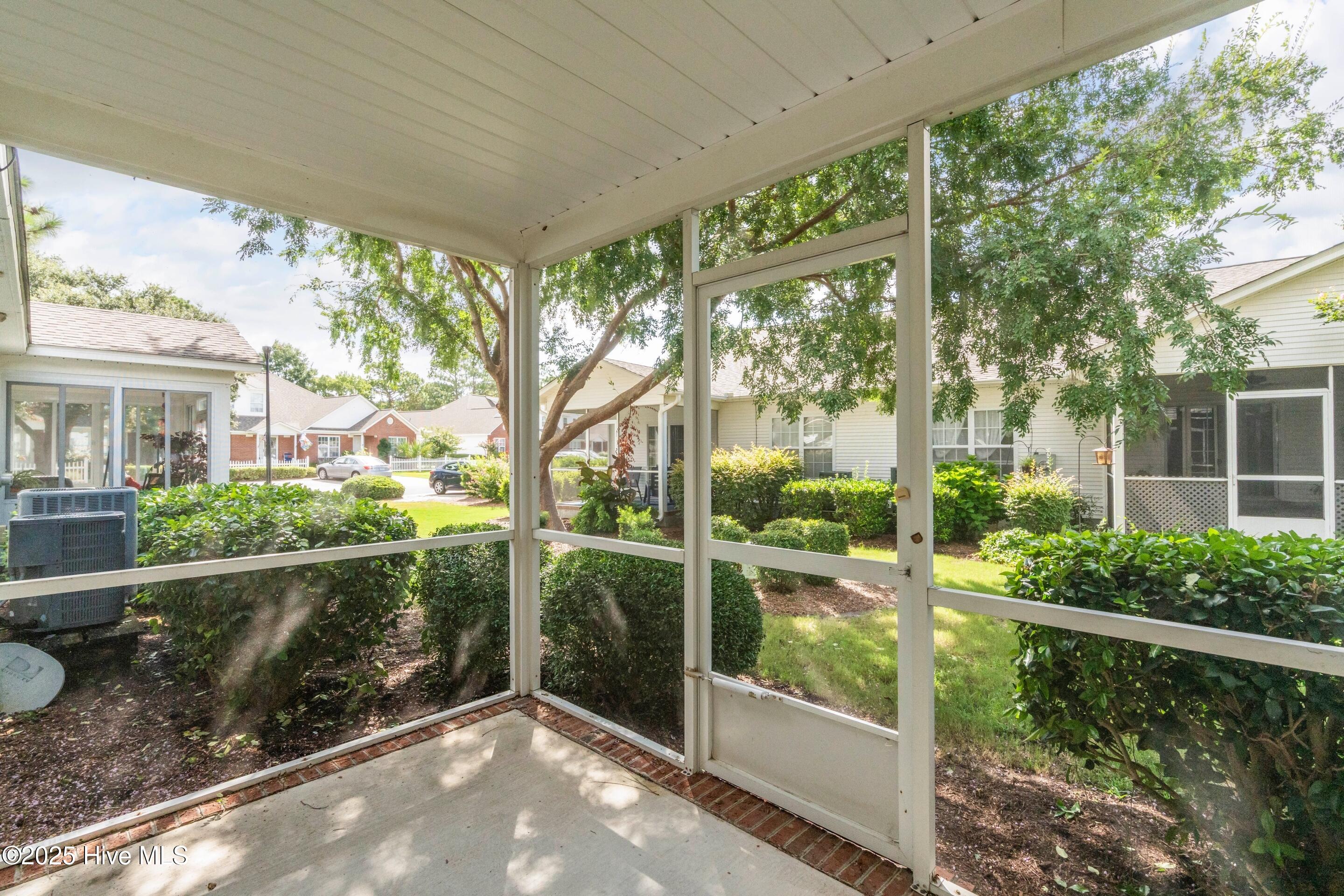 100522418 | Photo 47