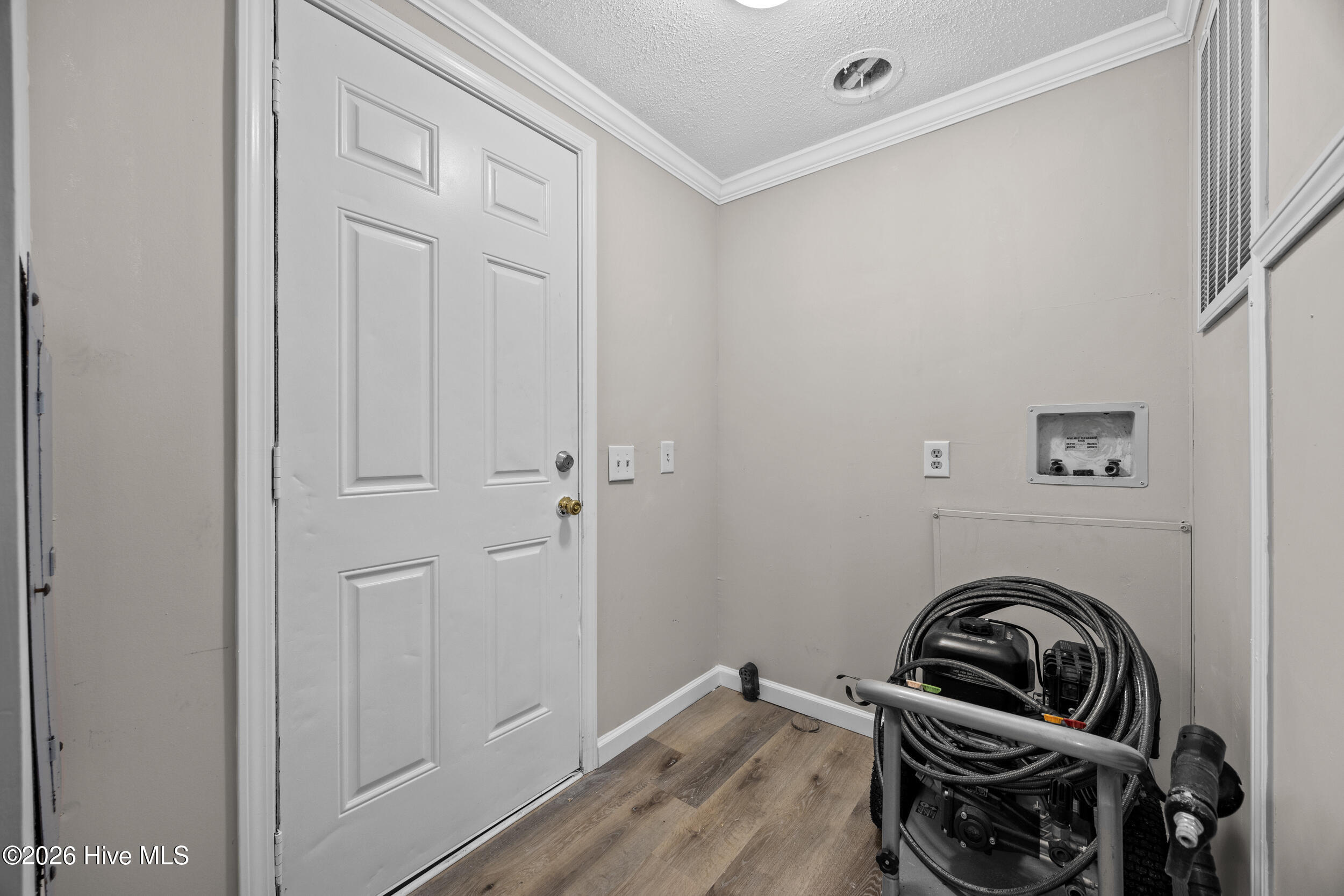 100553341 | Photo 27