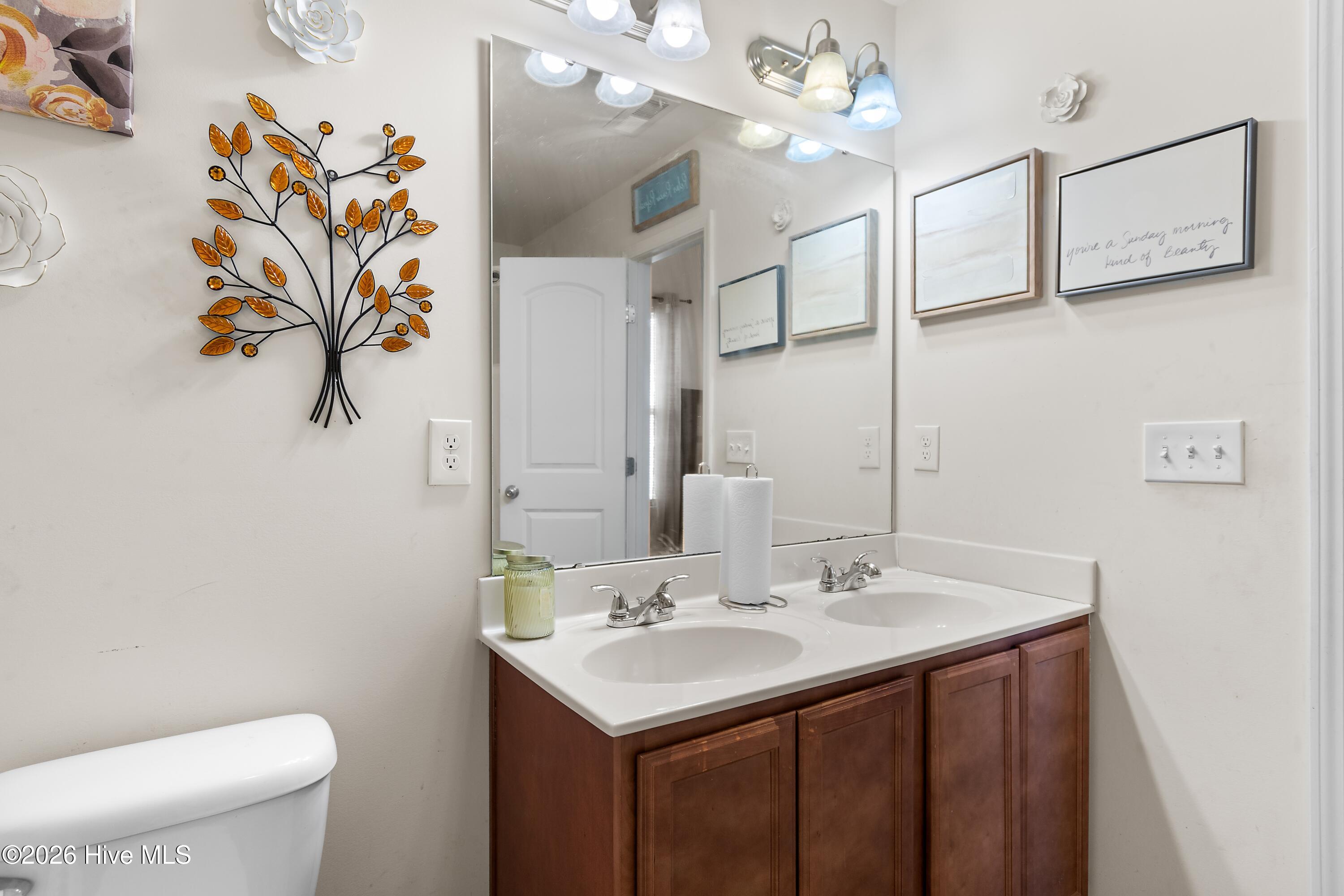 100548337 | Photo 14