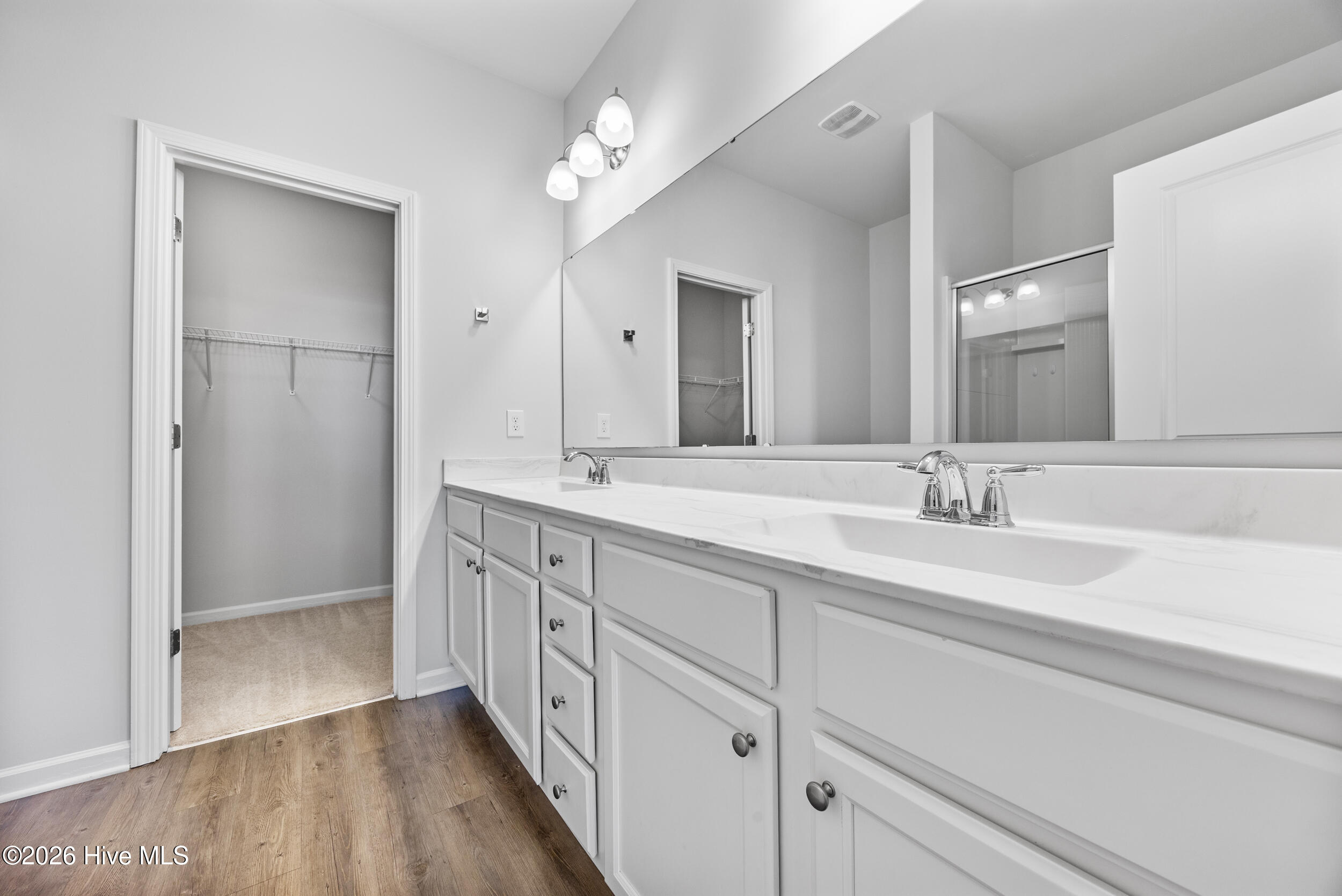 100557487 | Photo 20