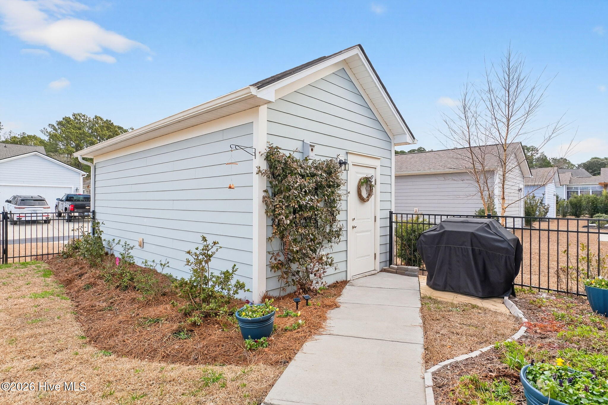 100553997 | Photo 38