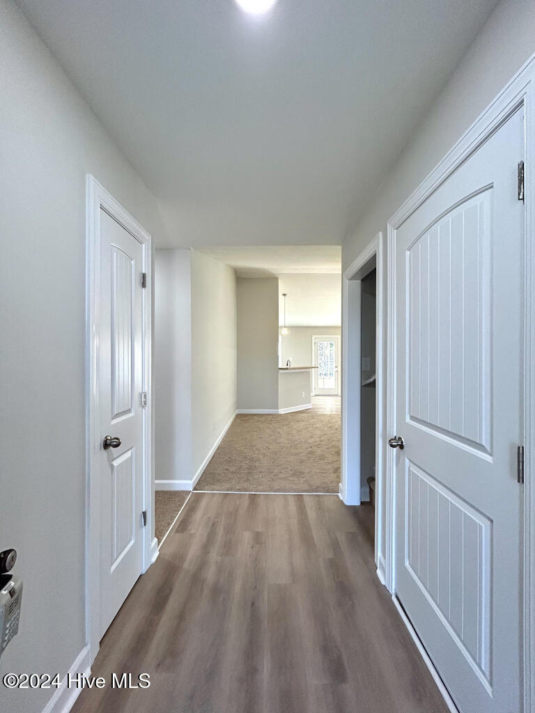 100560843 | Photo 15