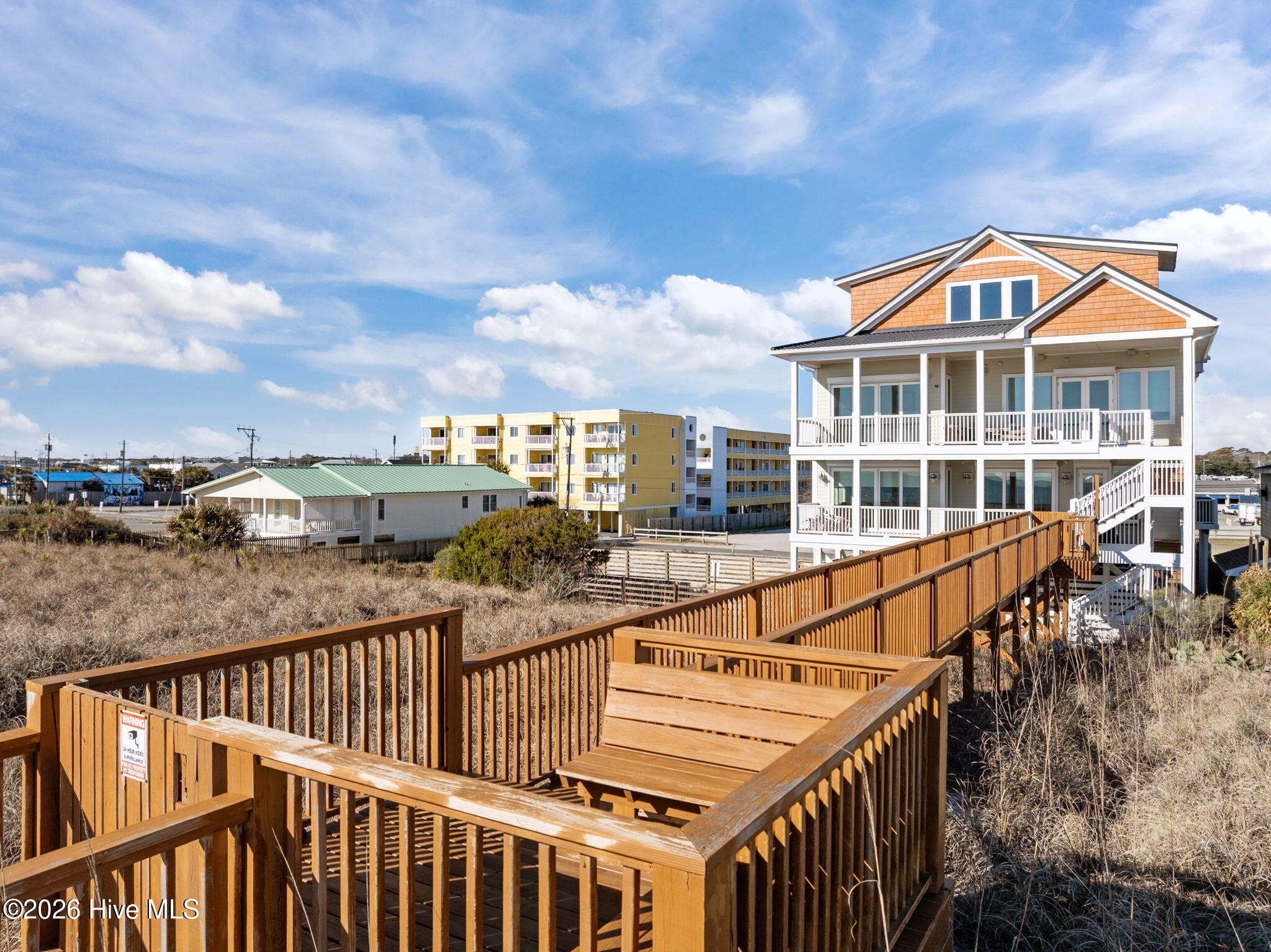 100554611 | Photo 37