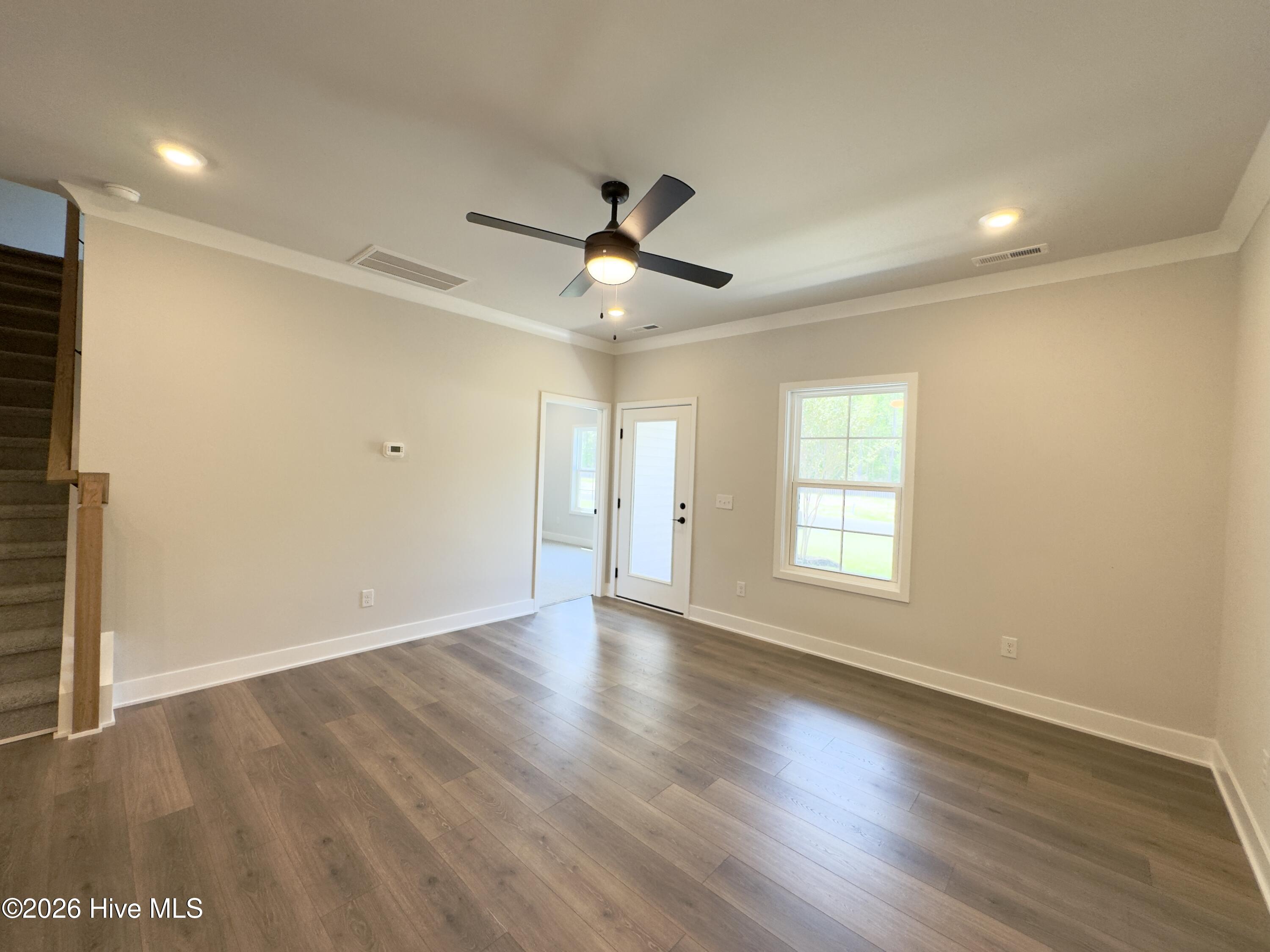 100547297 | Photo 11