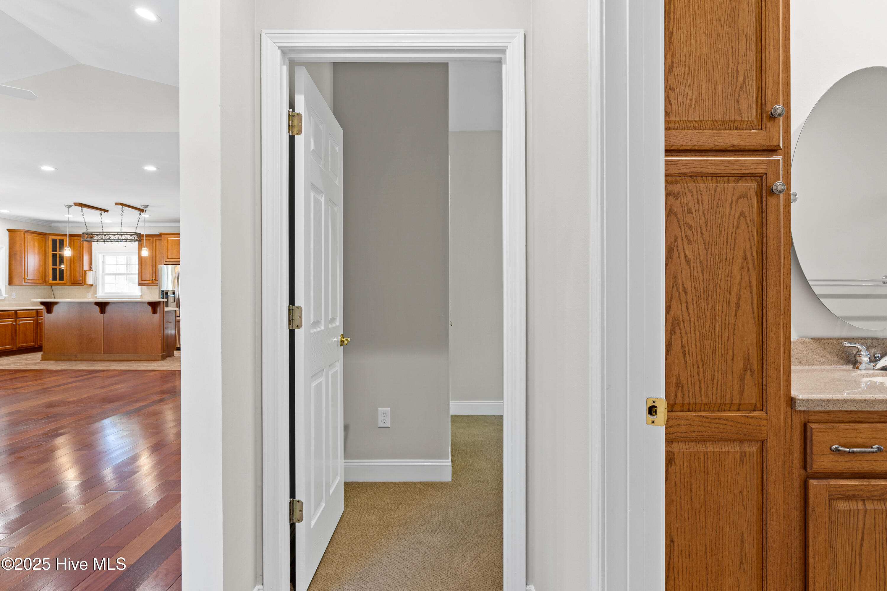 100482741 | Photo 21