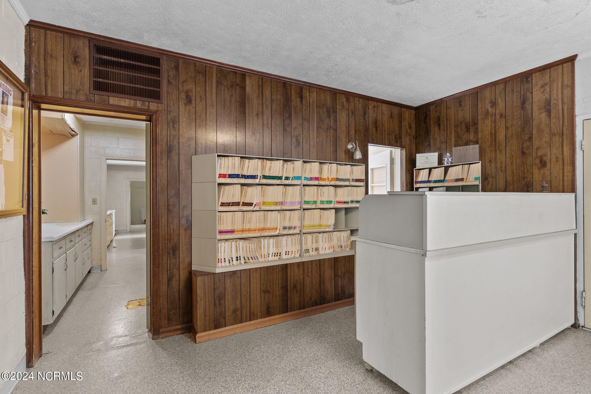 100517313 | Photo 12