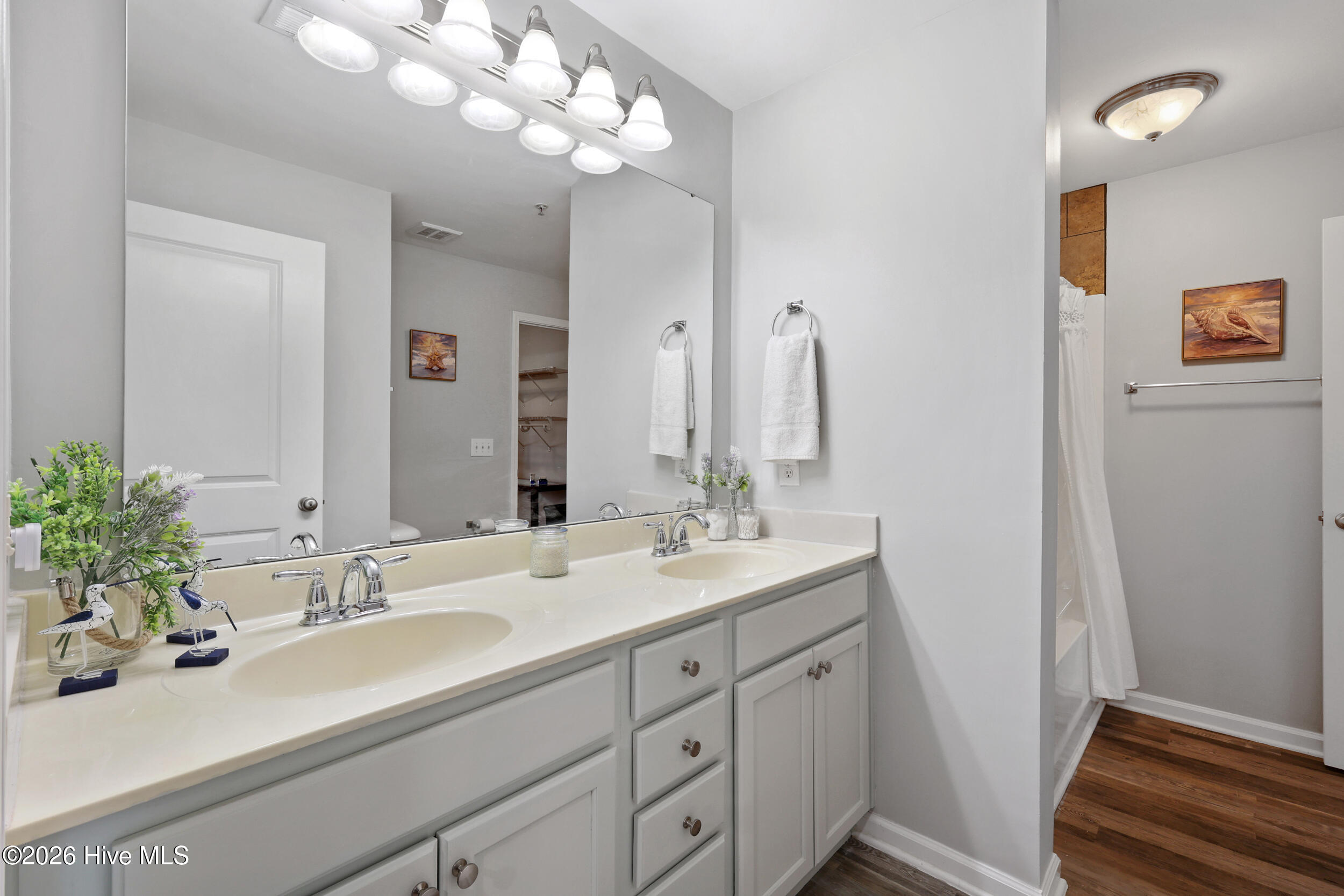 100552778 | Photo 19