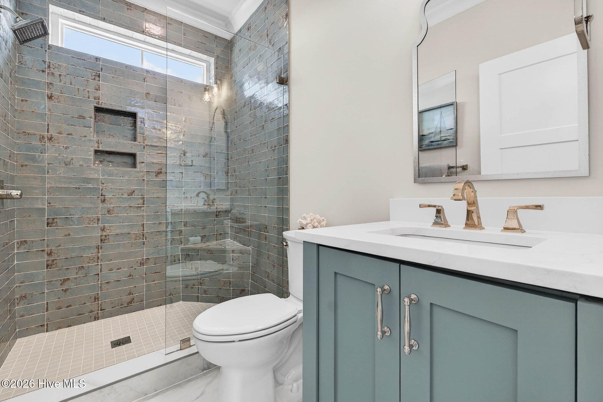 100561334 | Photo 53