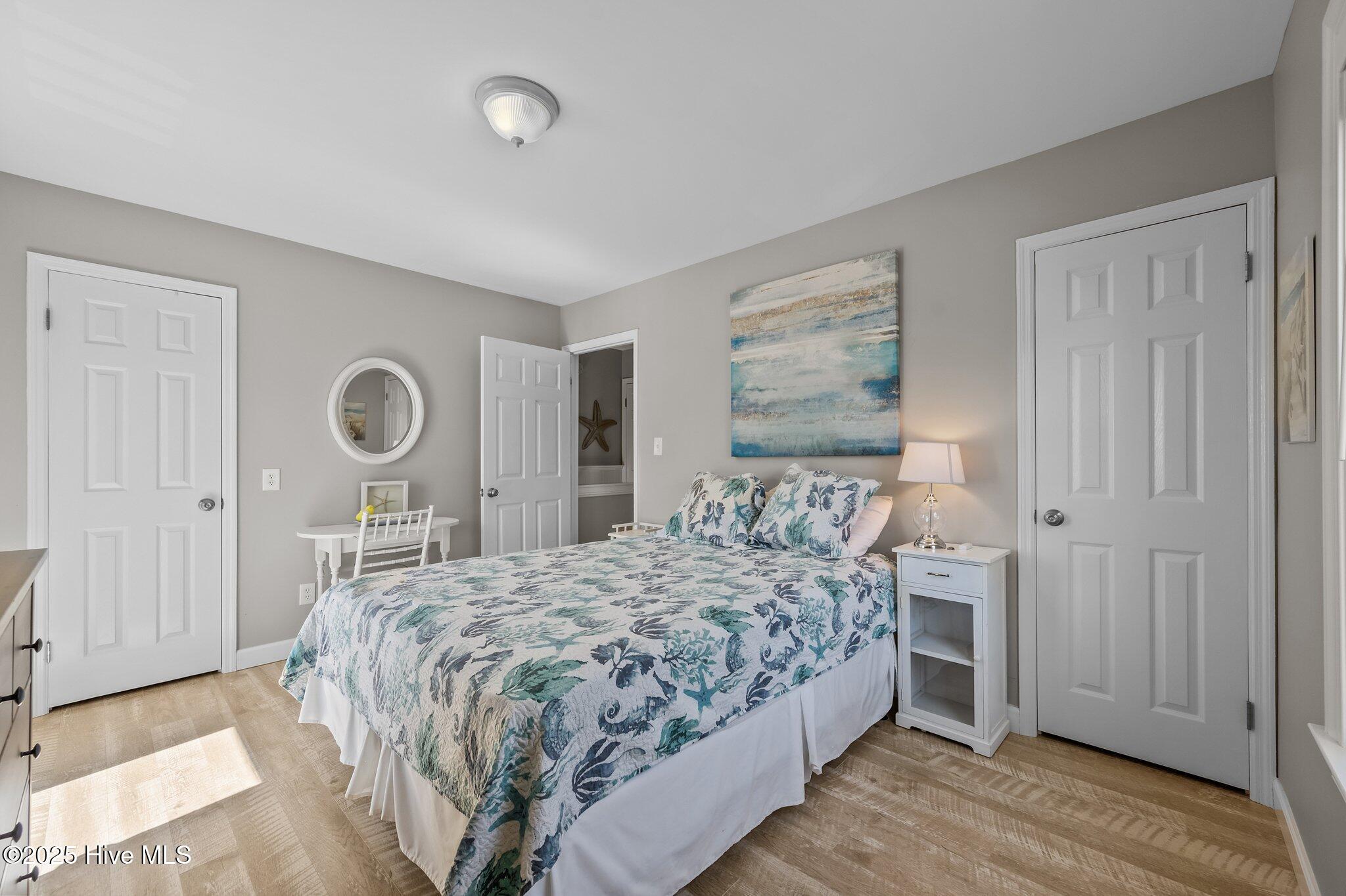 100497949 | Photo 16