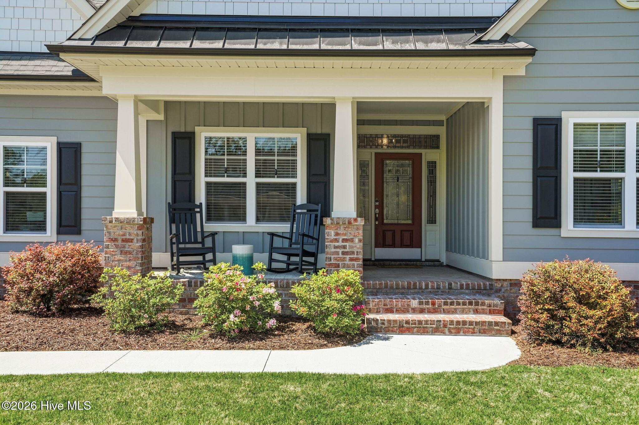 100569004 | Photo 84