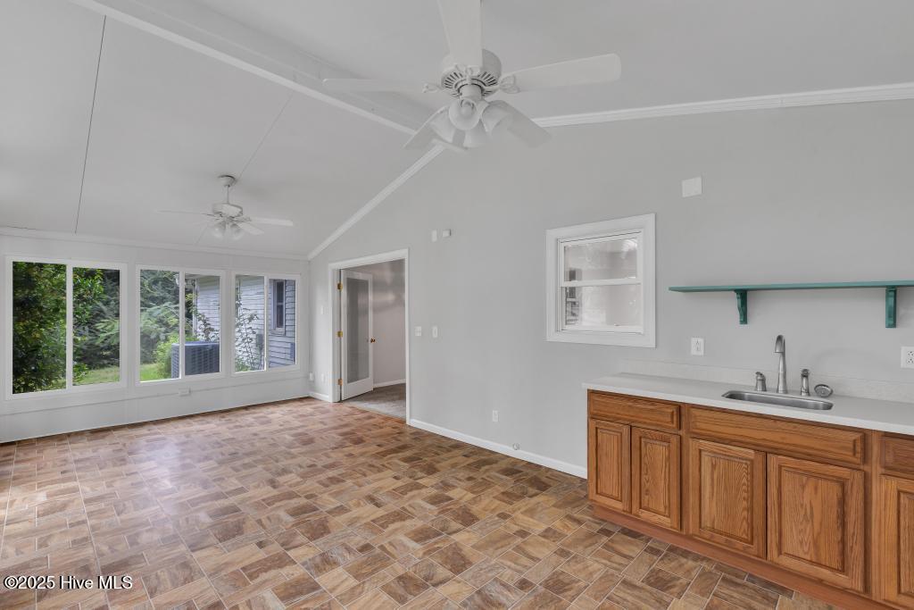 100530493 | Photo 29