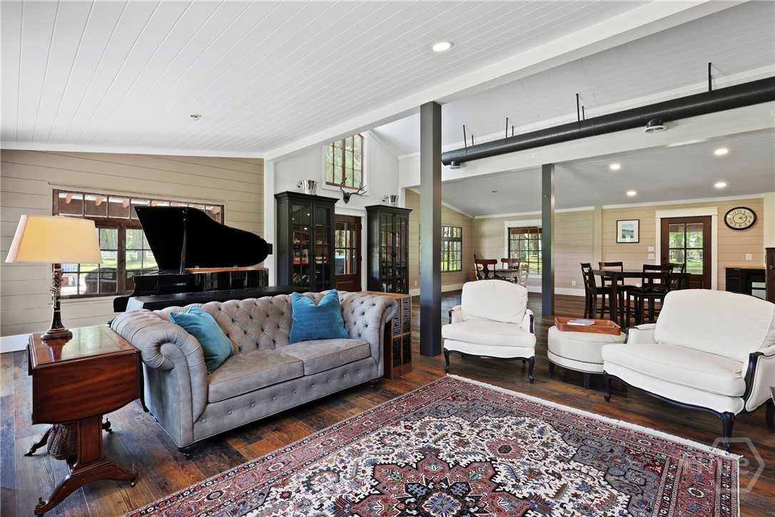 5747 Ogeechee Road, Savannah, GA, 31405