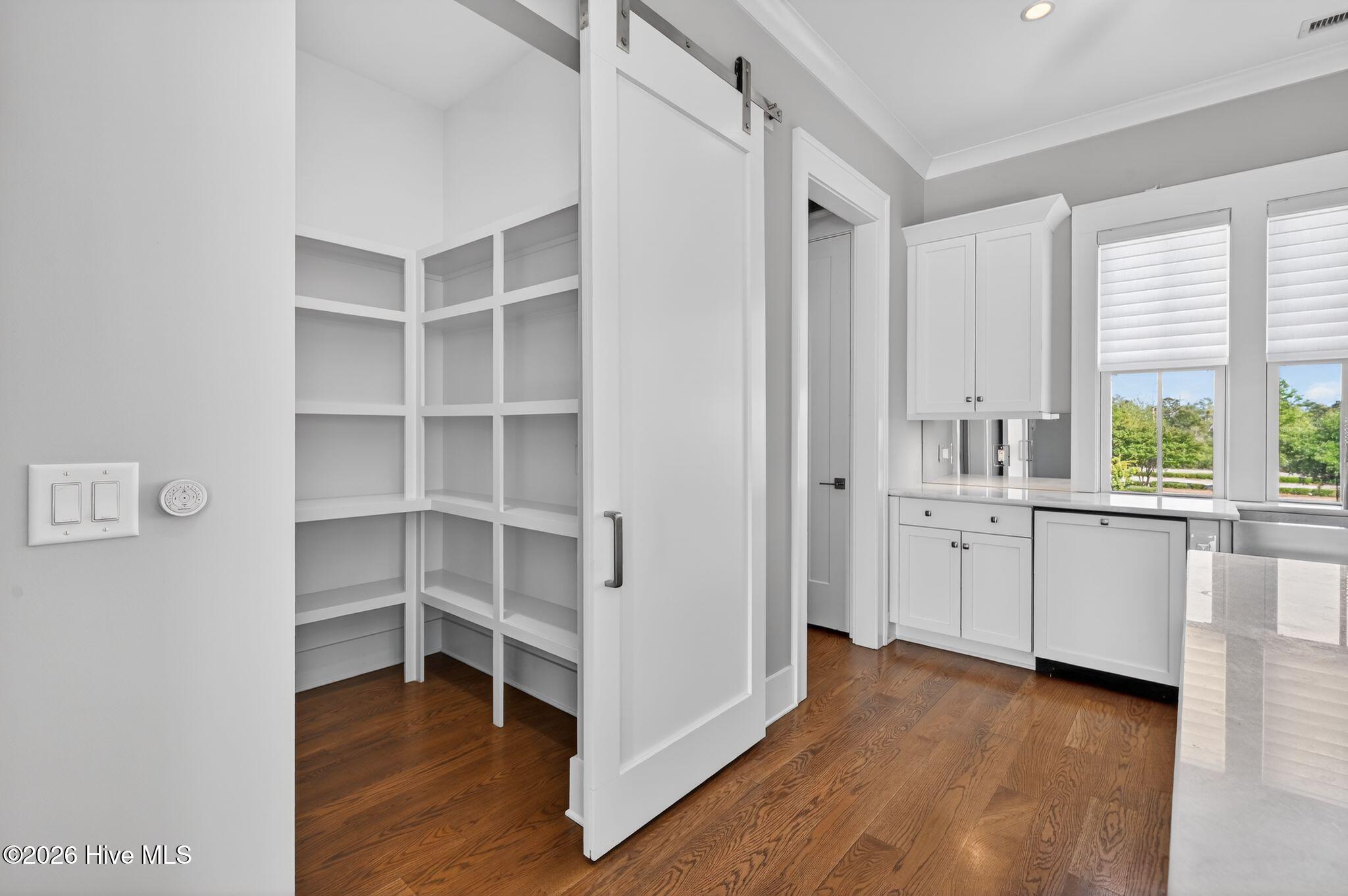 100567554 | Photo 14