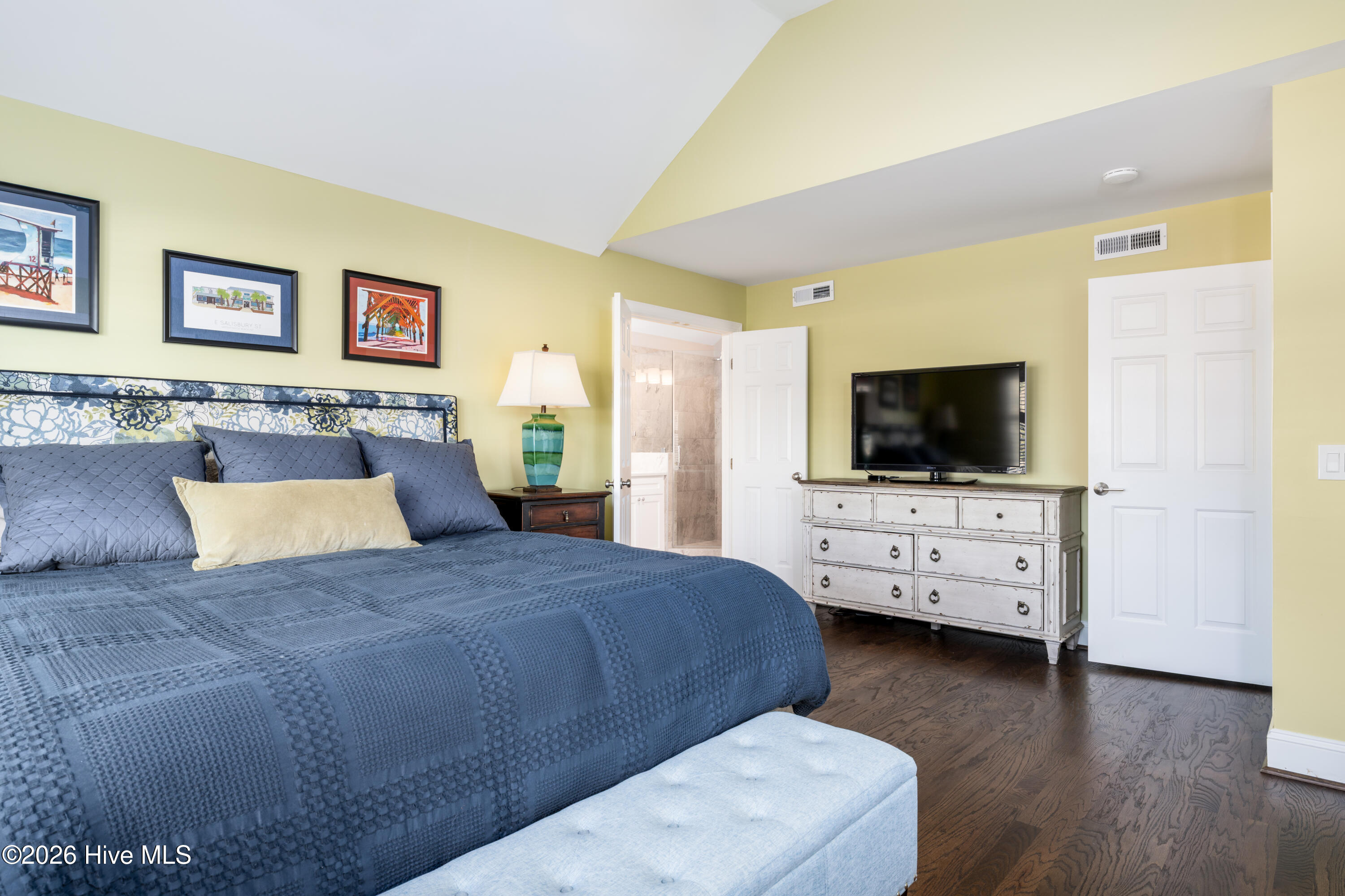 100553982 | Photo 11