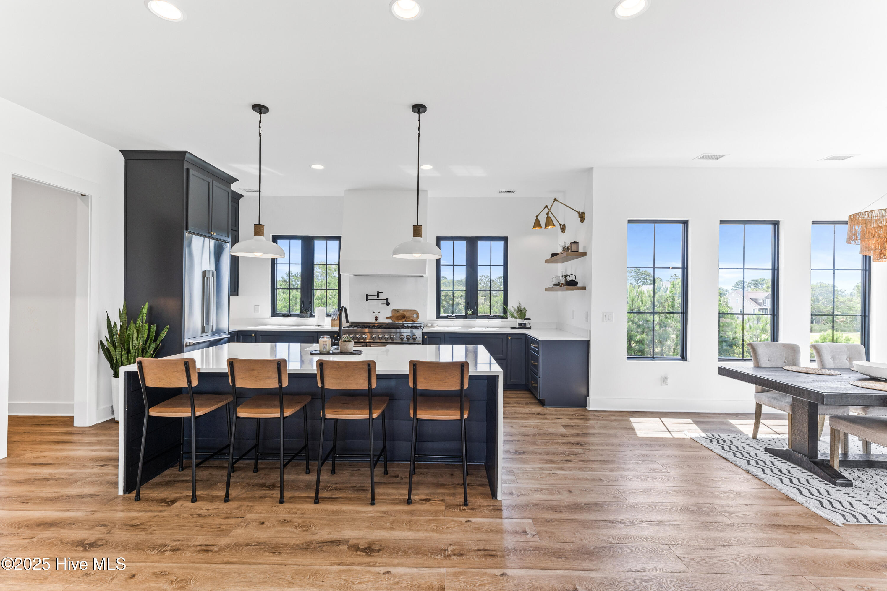 100534624 | Photo 11