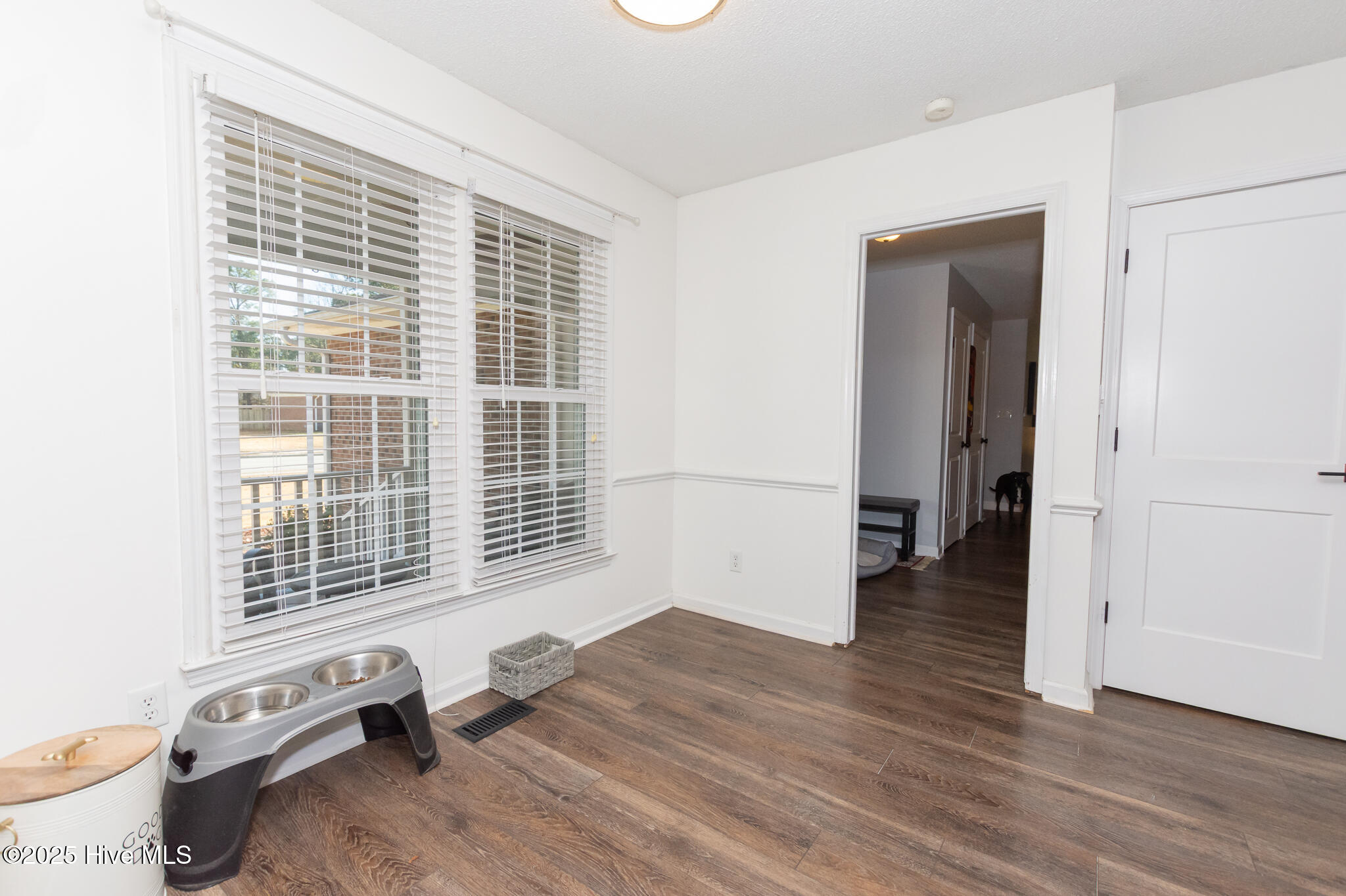 100546000 | Photo 15