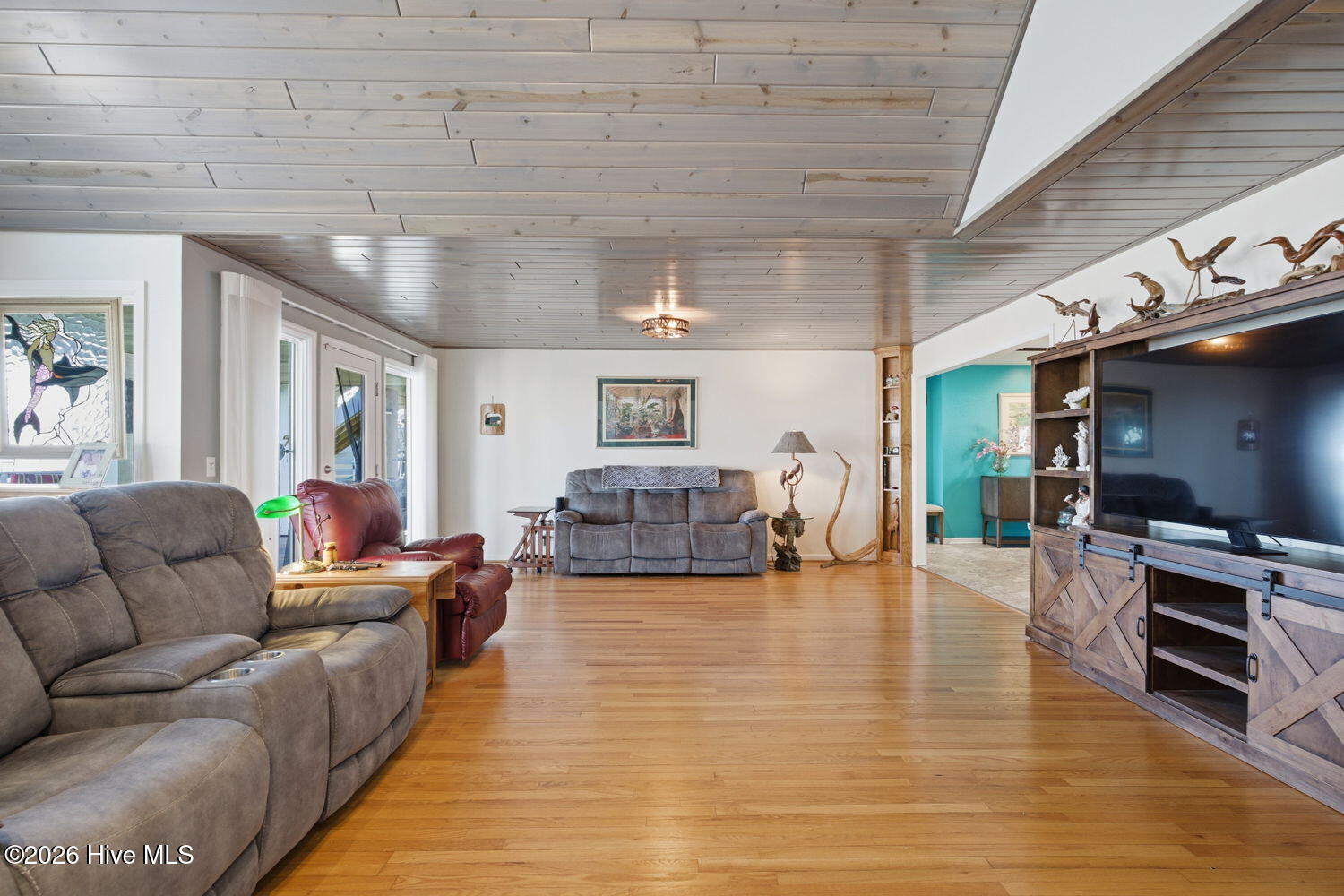 100555679 | Photo 12