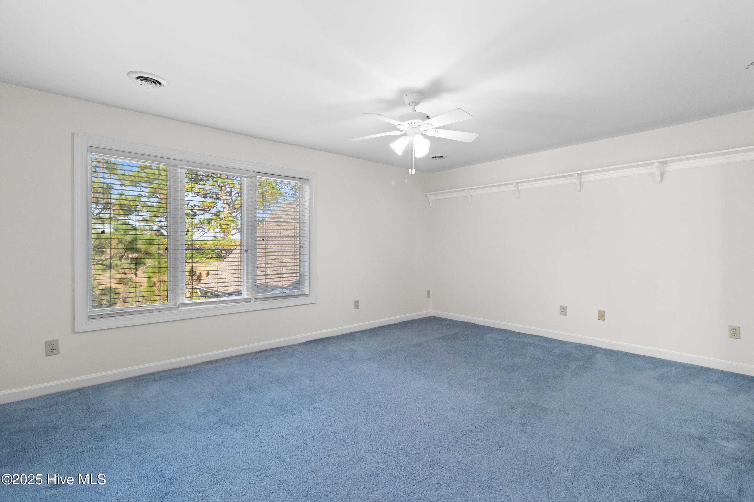 100531940 | Photo 41