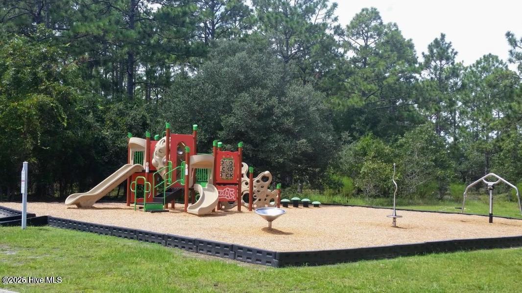 100547742 | Photo 51