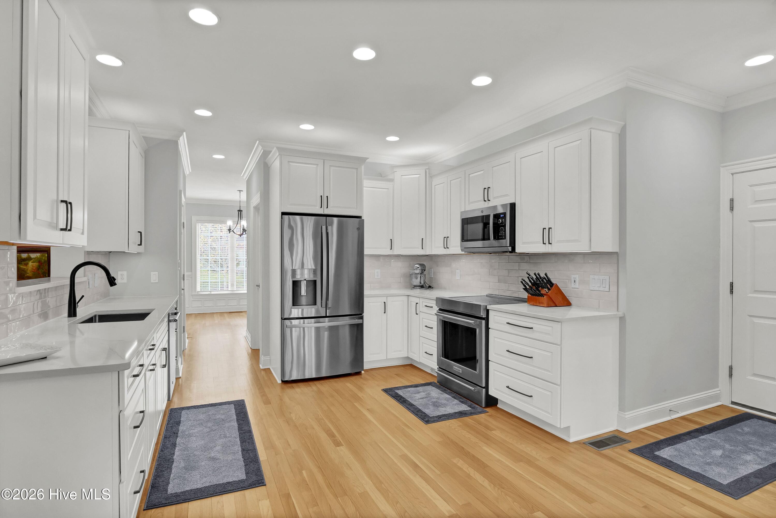 100563212 | Photo 19