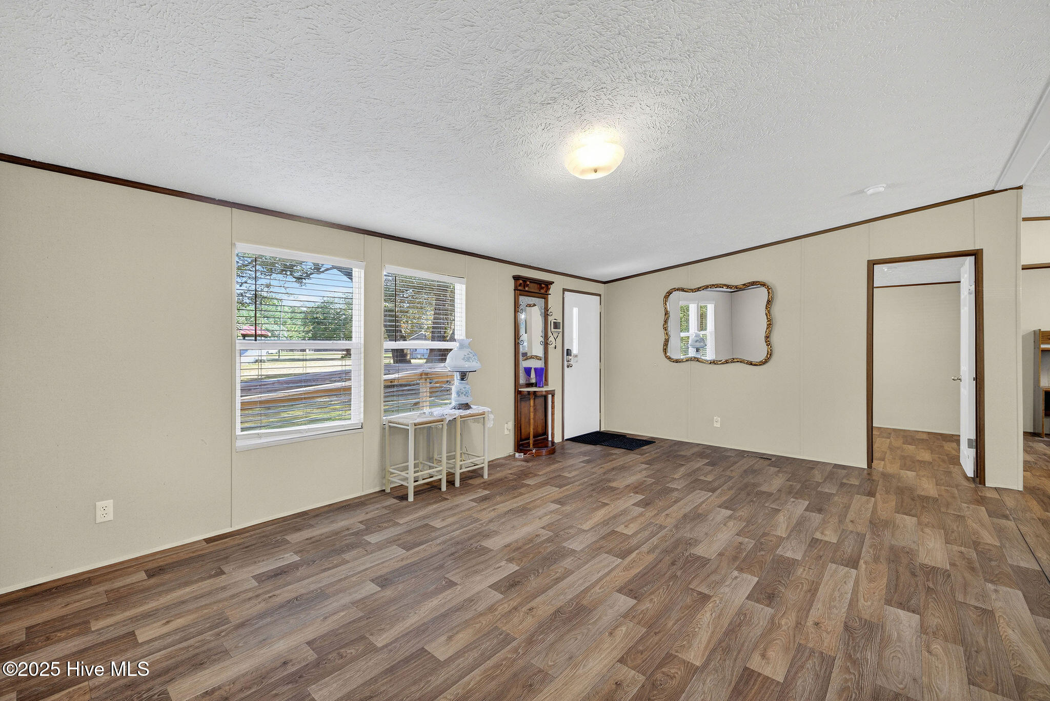 100537876 | Photo 14