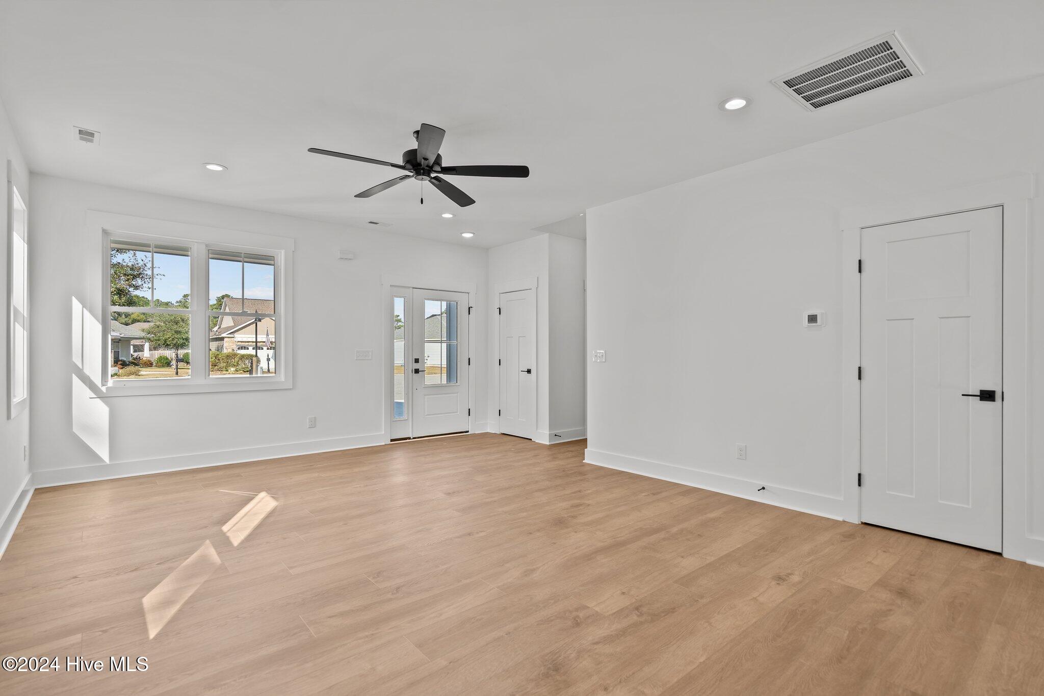 100435133 | Photo 27