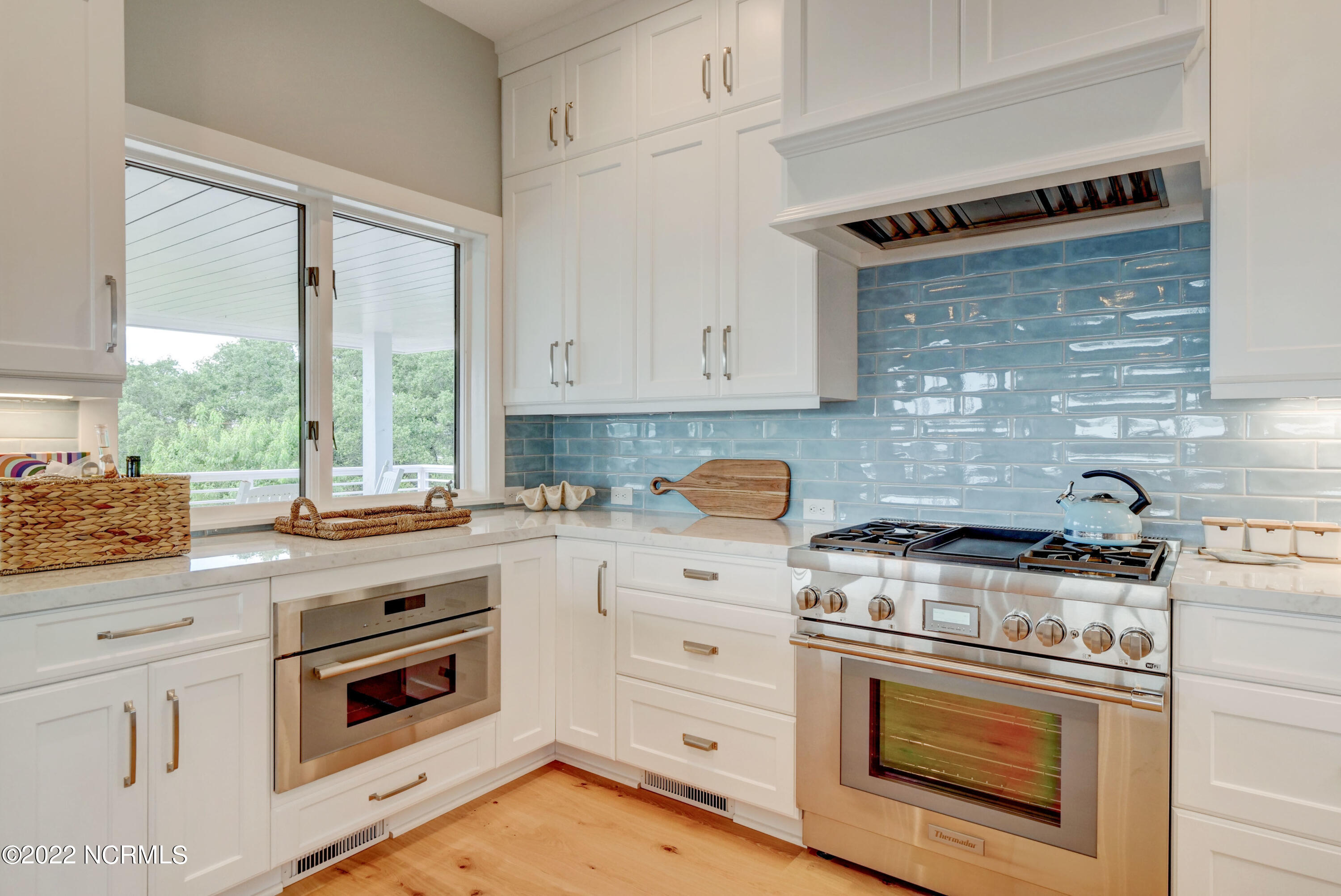 100560154 | Photo 11