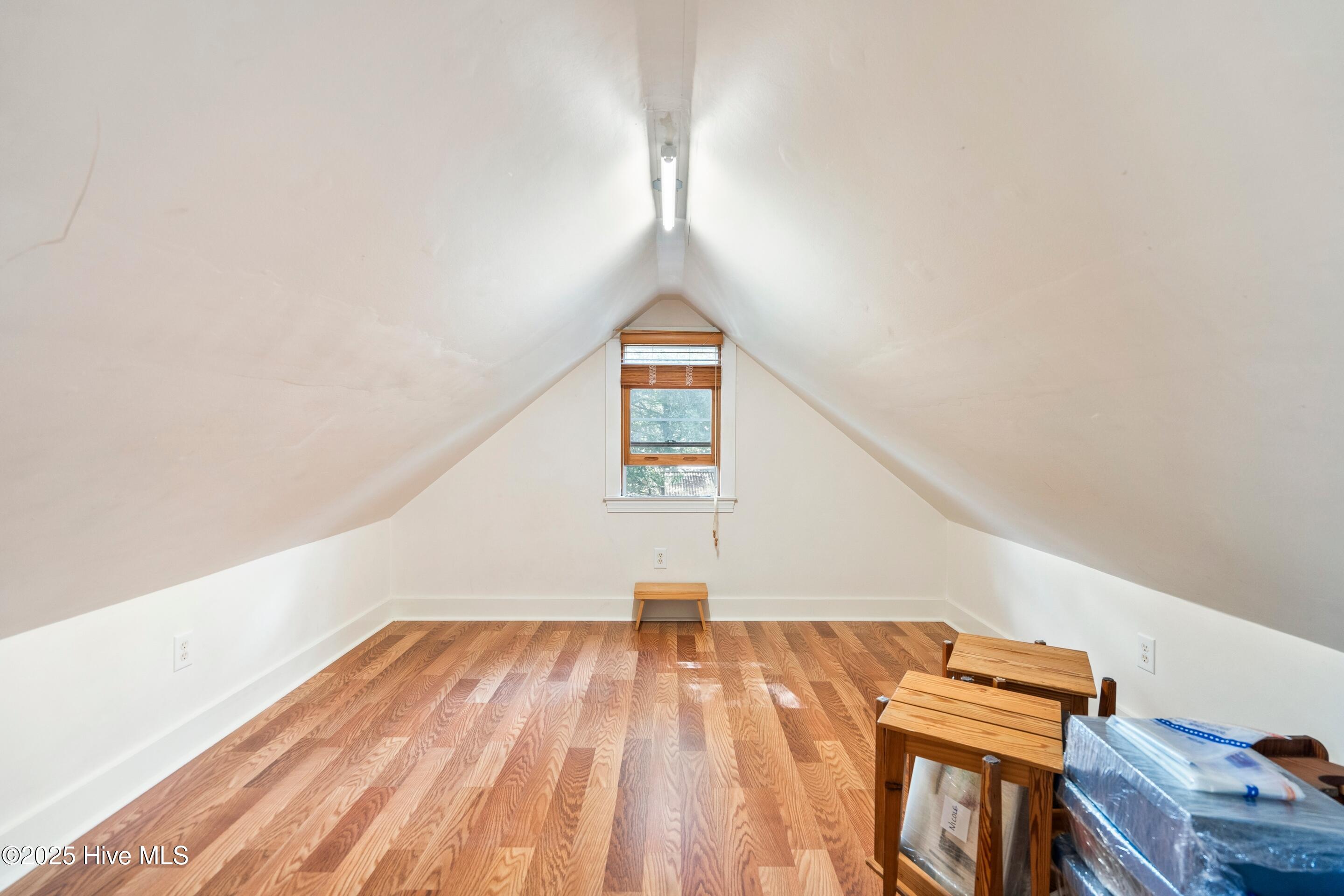 100535914 | Photo 40