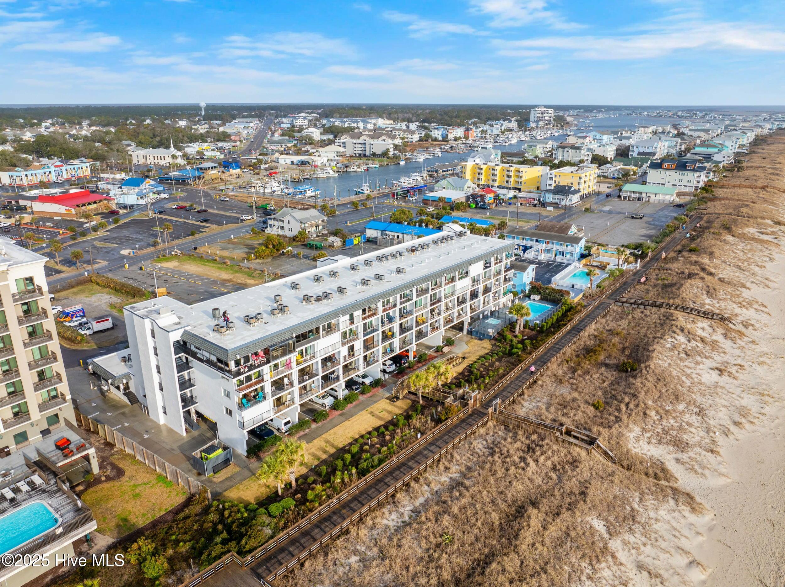 100490591 | Photo 26