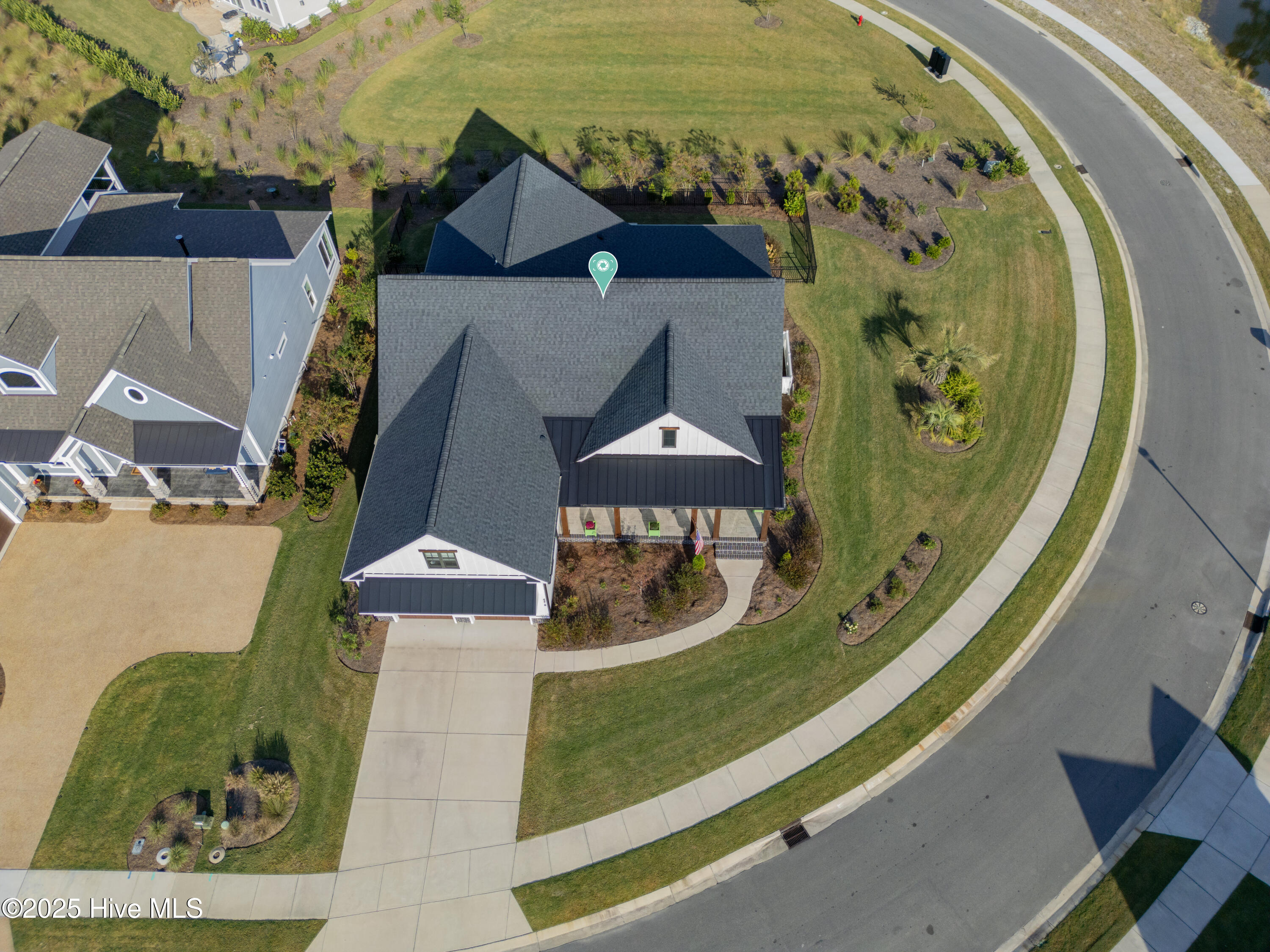 100557399 | Photo 74