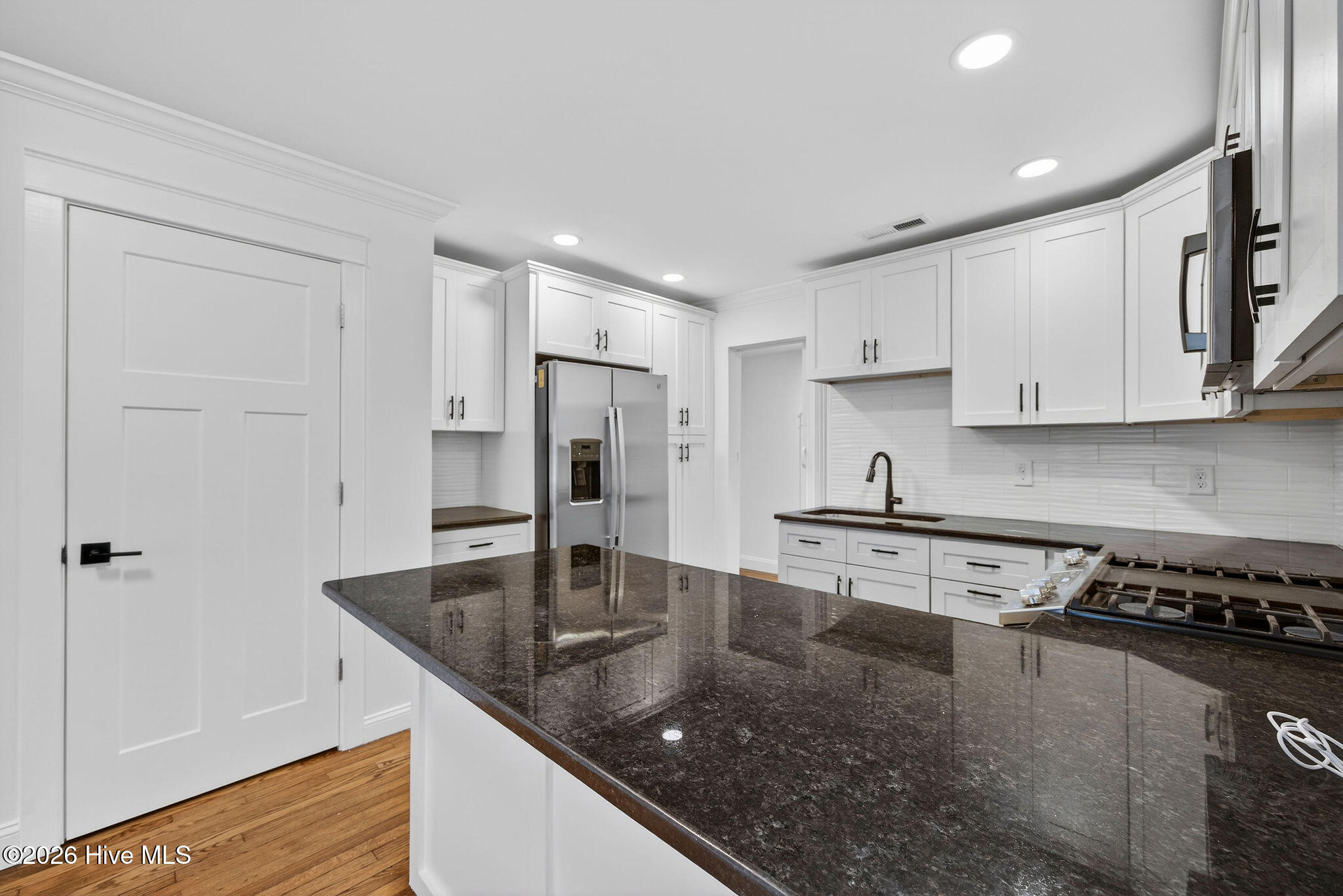 100549364 | Photo 16