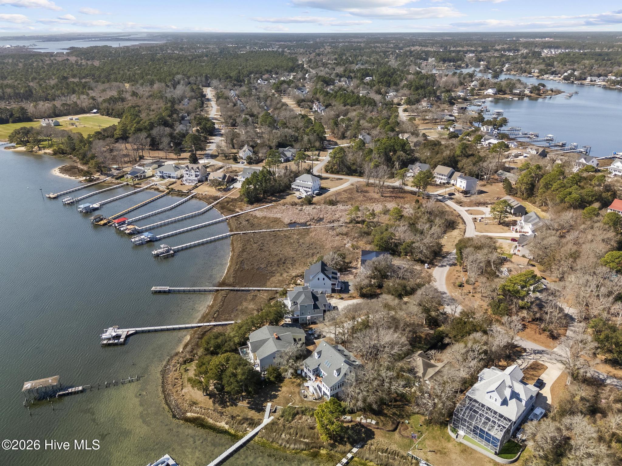 100557619 | Photo 51