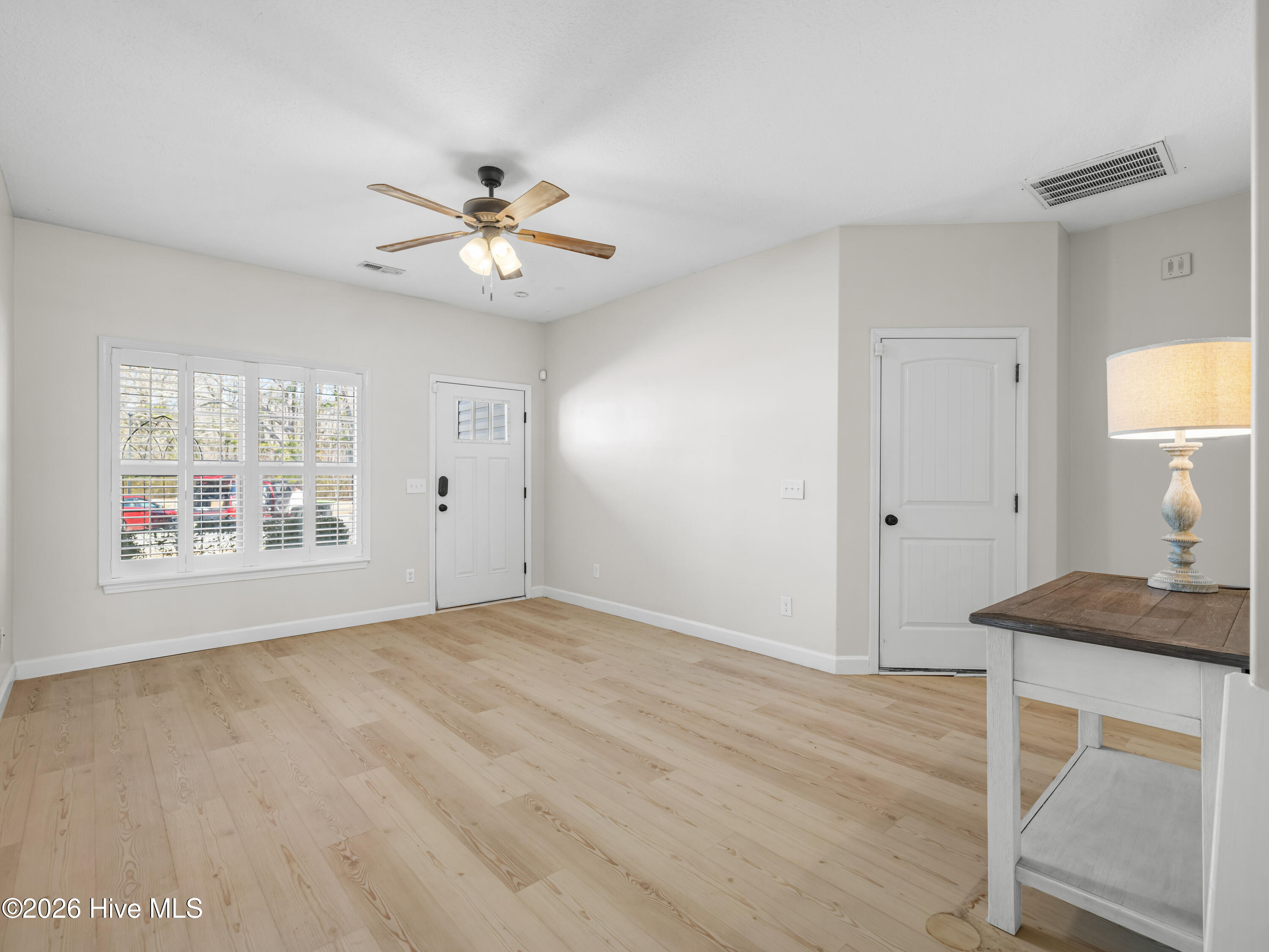 100554822 | Photo 10