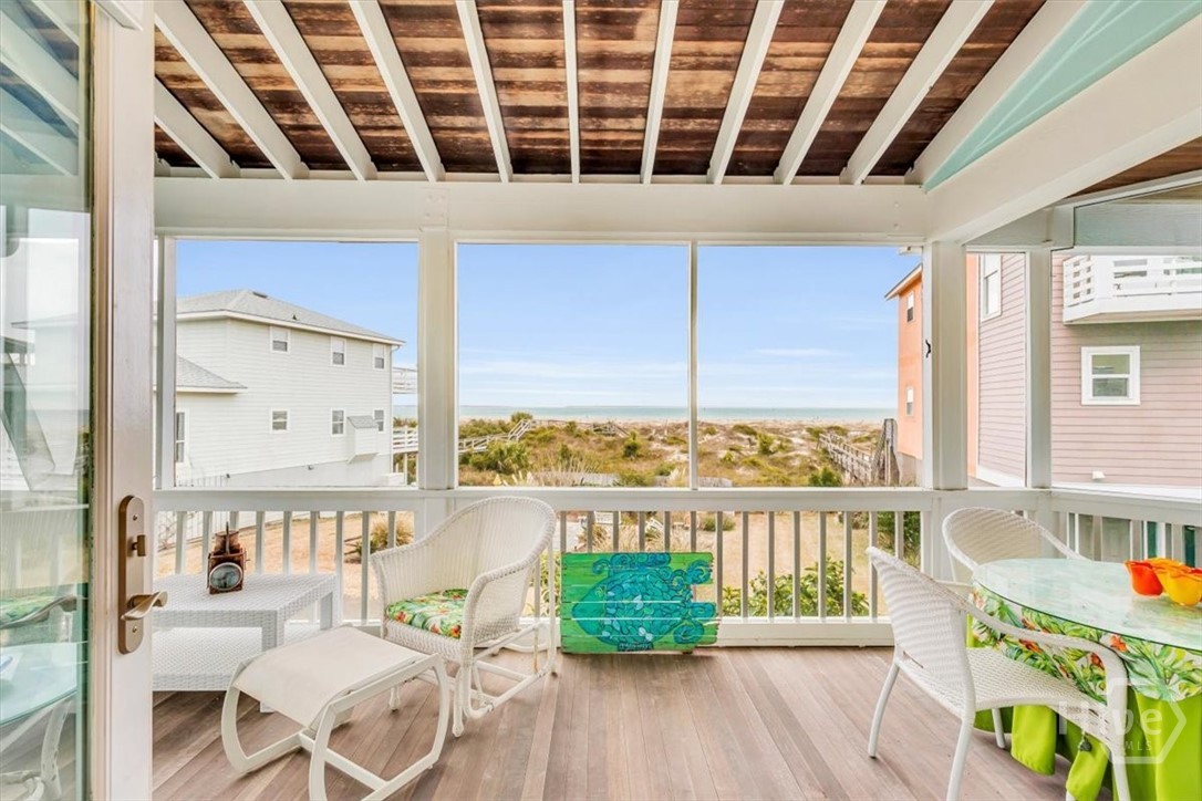 Amazing screened in porch overlooking the ocean